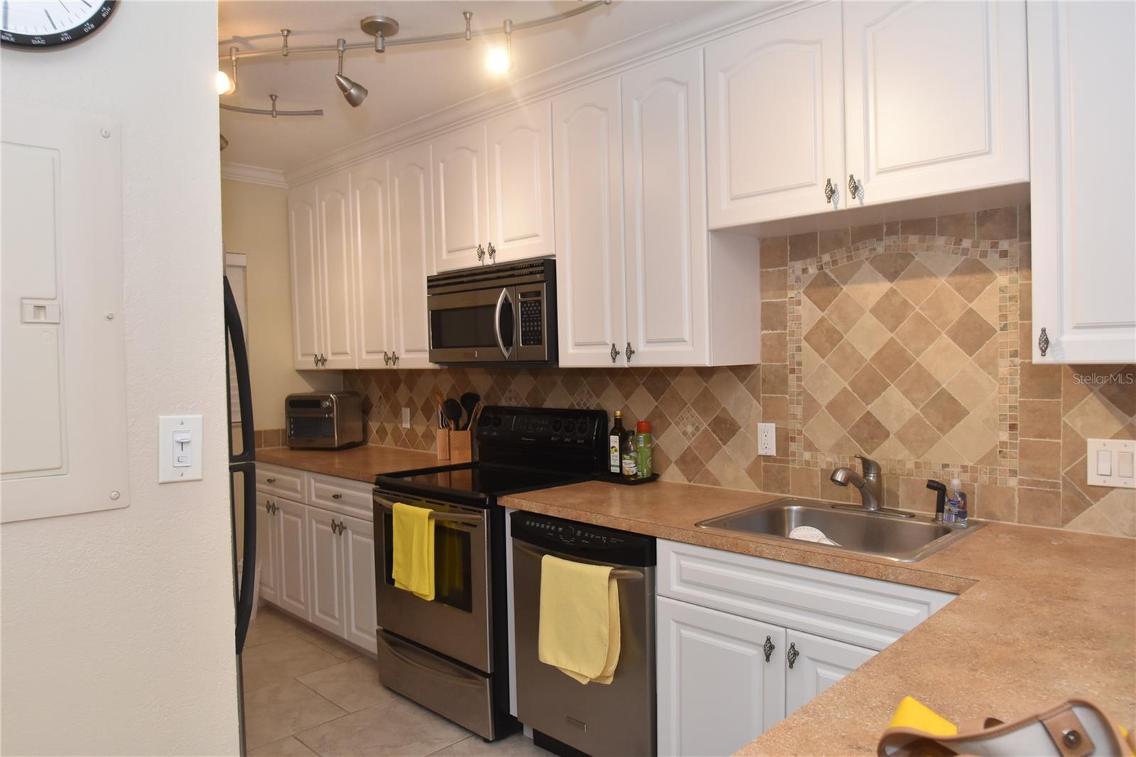 Image 17 of 22 For 3700 Osprey Avenue 315
