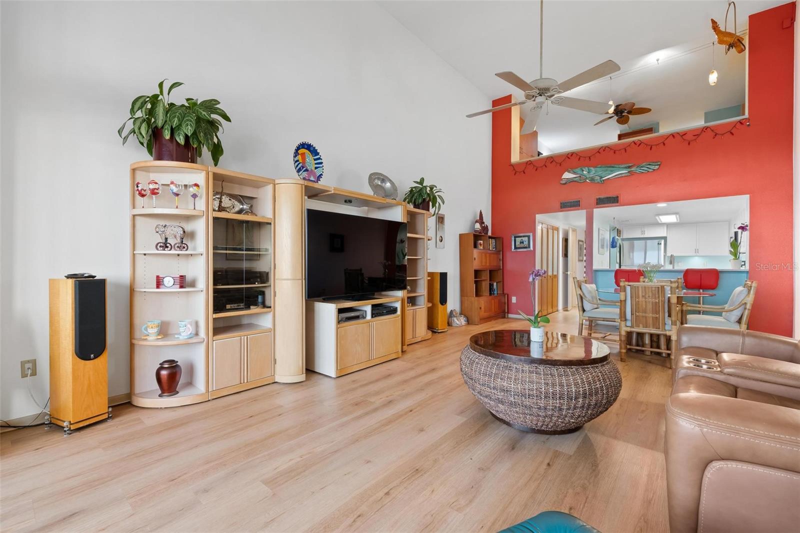 Image 11 of 69 For 1007 Gulf Drive N 208