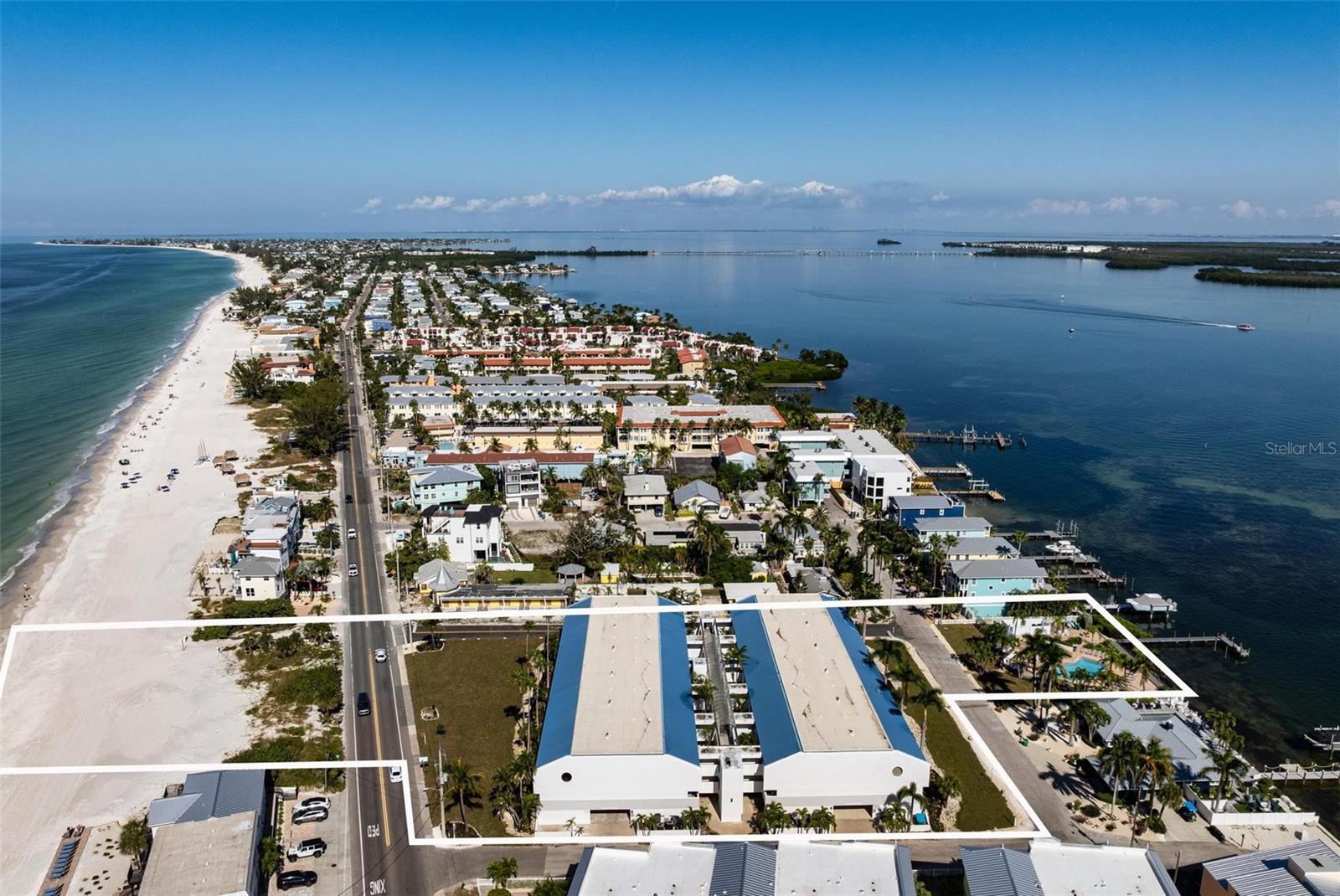 Image 19 of 69 For 1007 Gulf Drive N 208