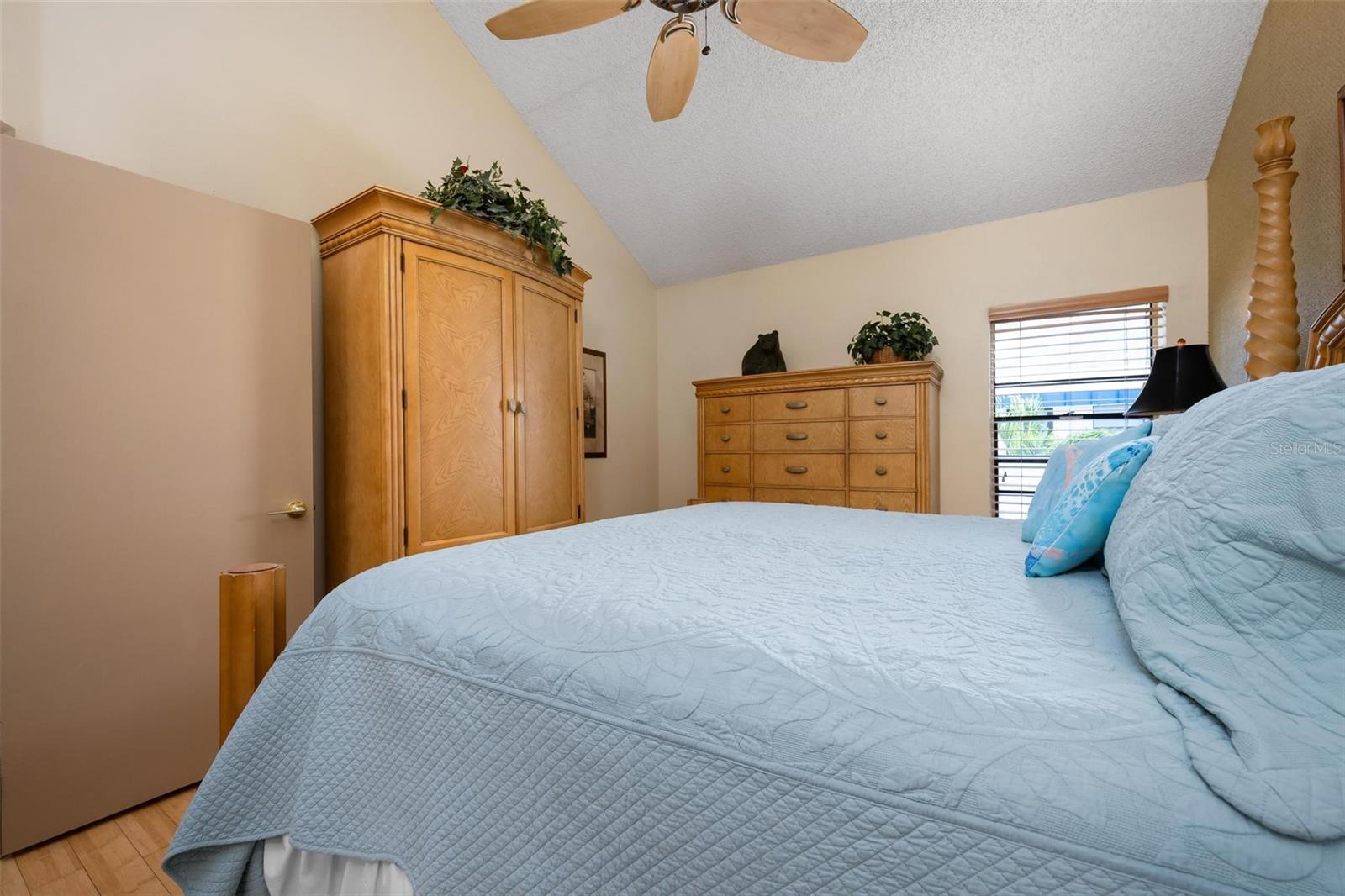 Image 22 of 69 For 1007 Gulf Drive N 208