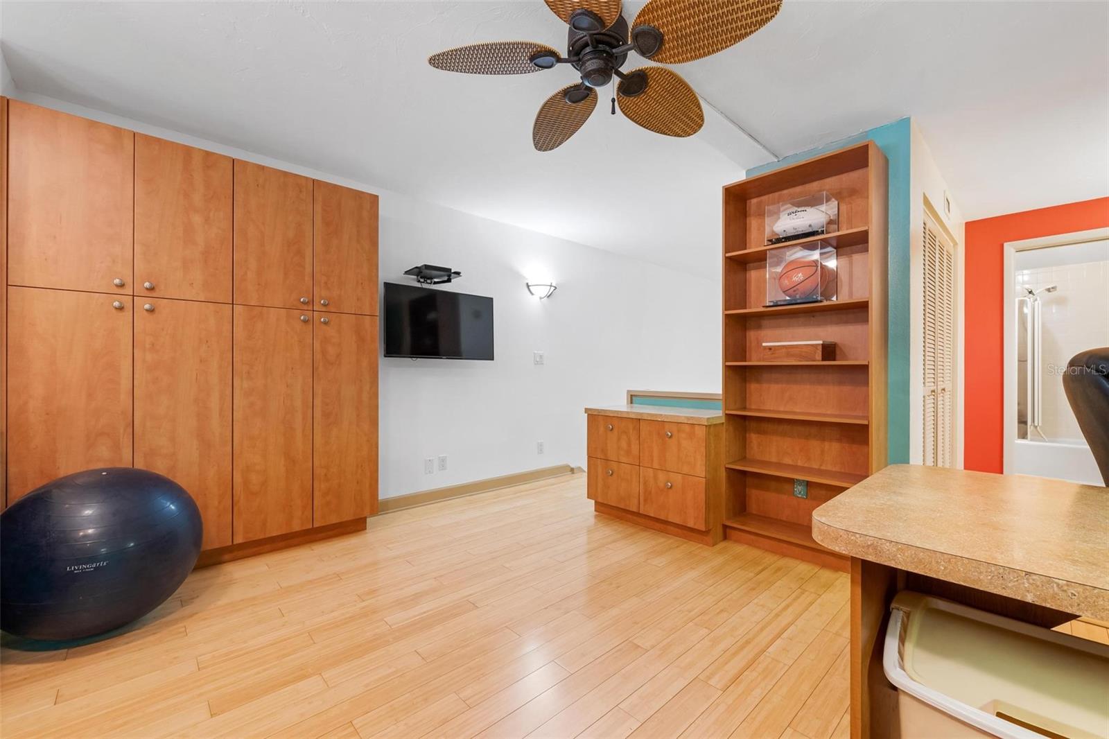 Image 29 of 69 For 1007 Gulf Drive N 208