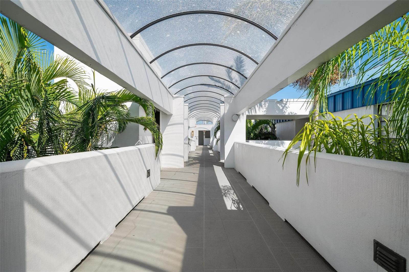 Image 36 of 69 For 1007 Gulf Drive N 208