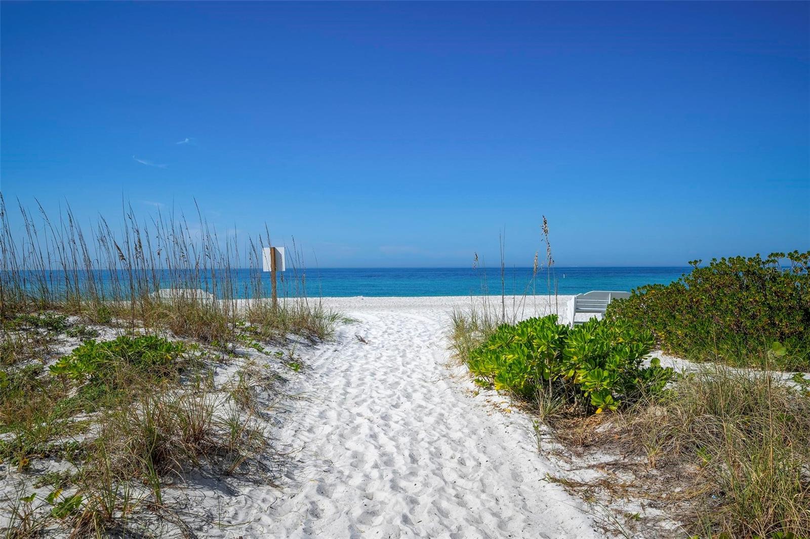 Image 37 of 69 For 1007 Gulf Drive N 208