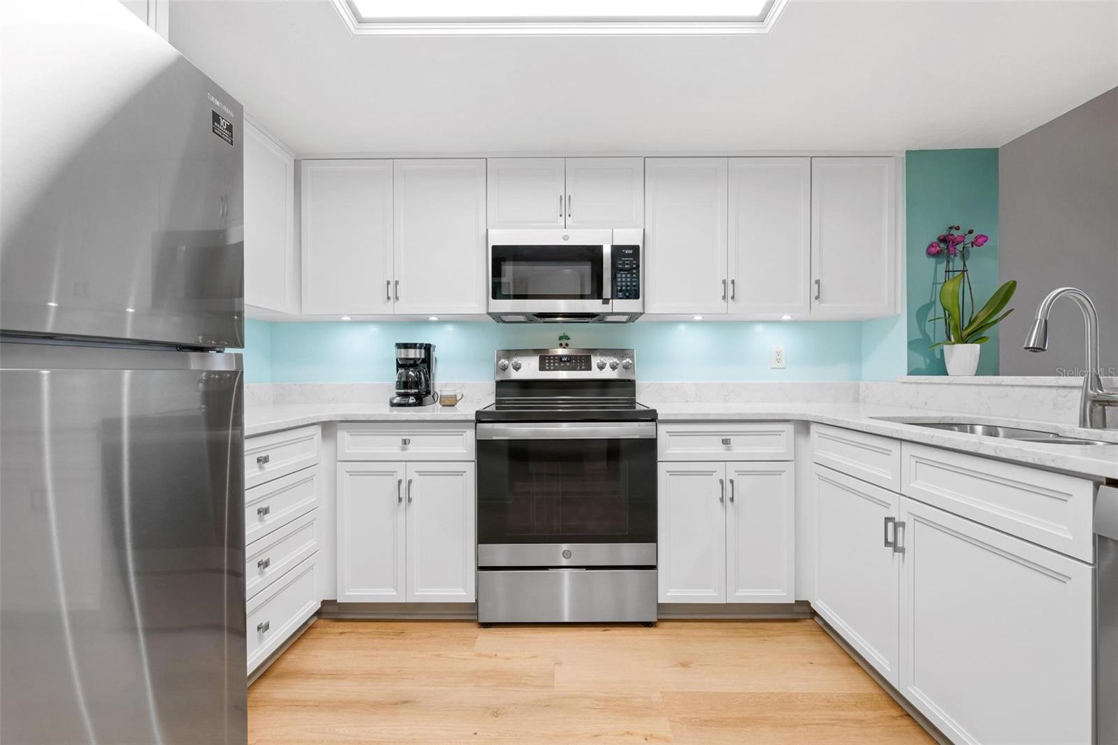 Image 5 of 69 For 1007 Gulf Drive N 208