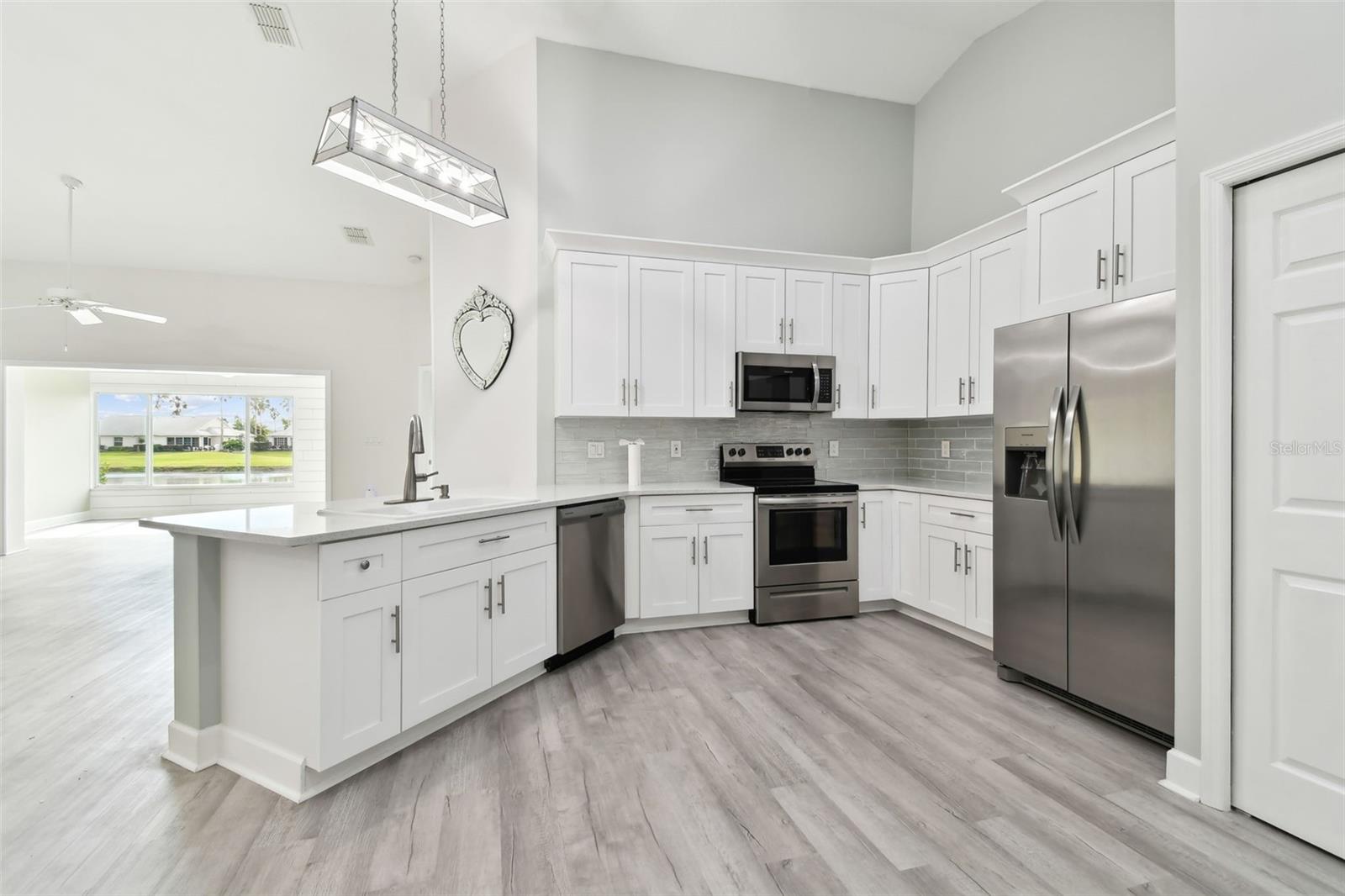 Image 12 of 39 For 1709 Edgewater Lane