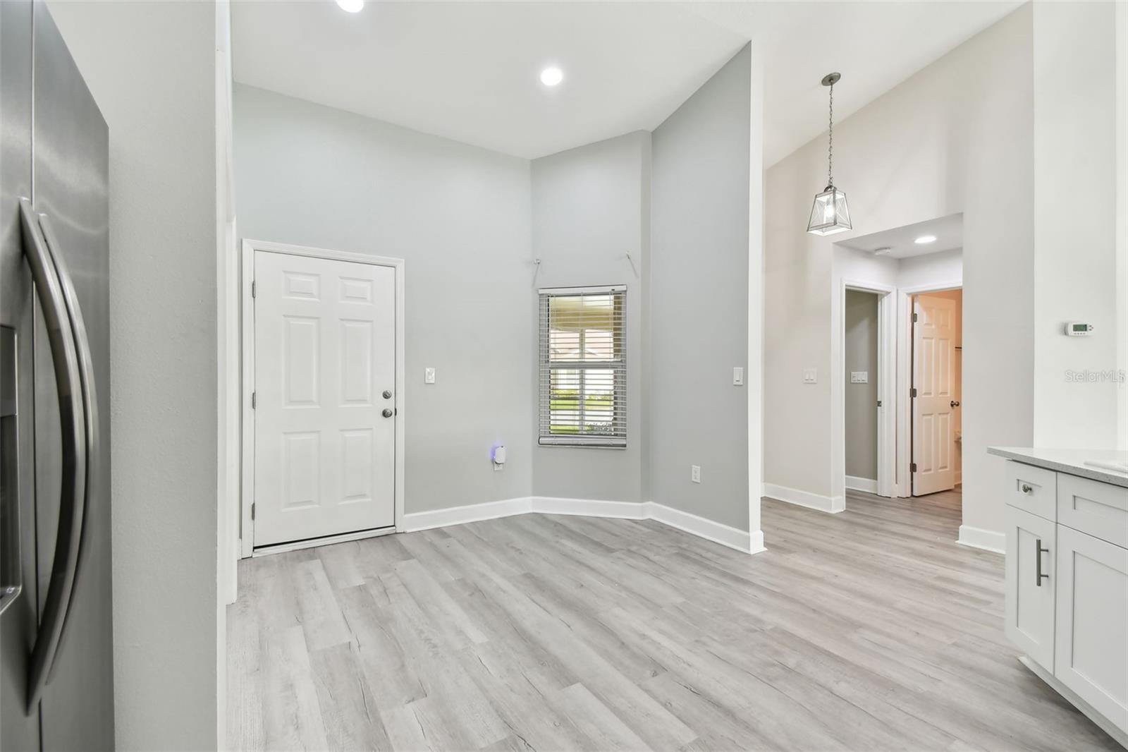 Image 13 of 39 For 1709 Edgewater Lane