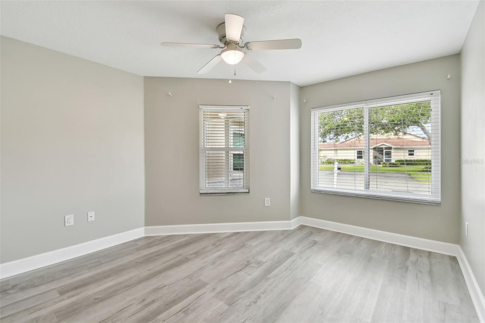 Image 15 of 39 For 1709 Edgewater Lane
