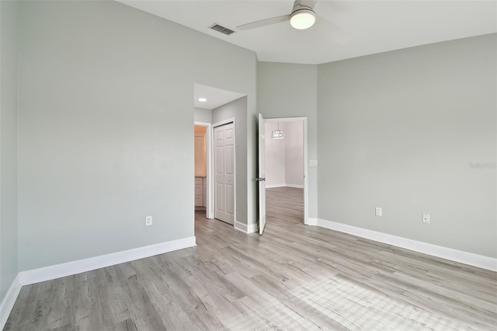 Image 21 of 39 For 1709 Edgewater Lane