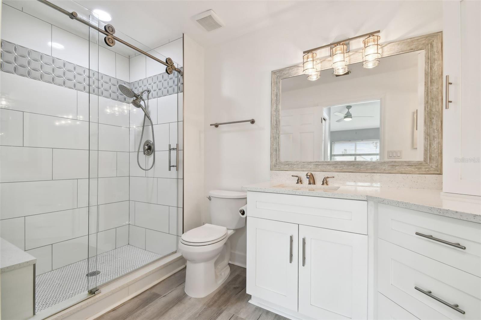 Image 23 of 39 For 1709 Edgewater Lane