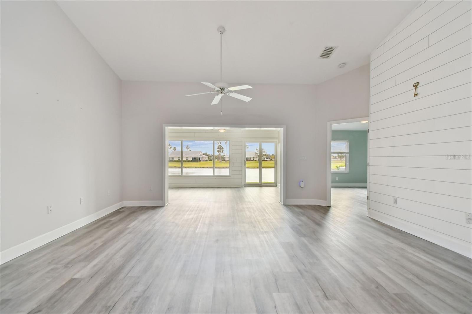 Image 6 of 39 For 1709 Edgewater Lane