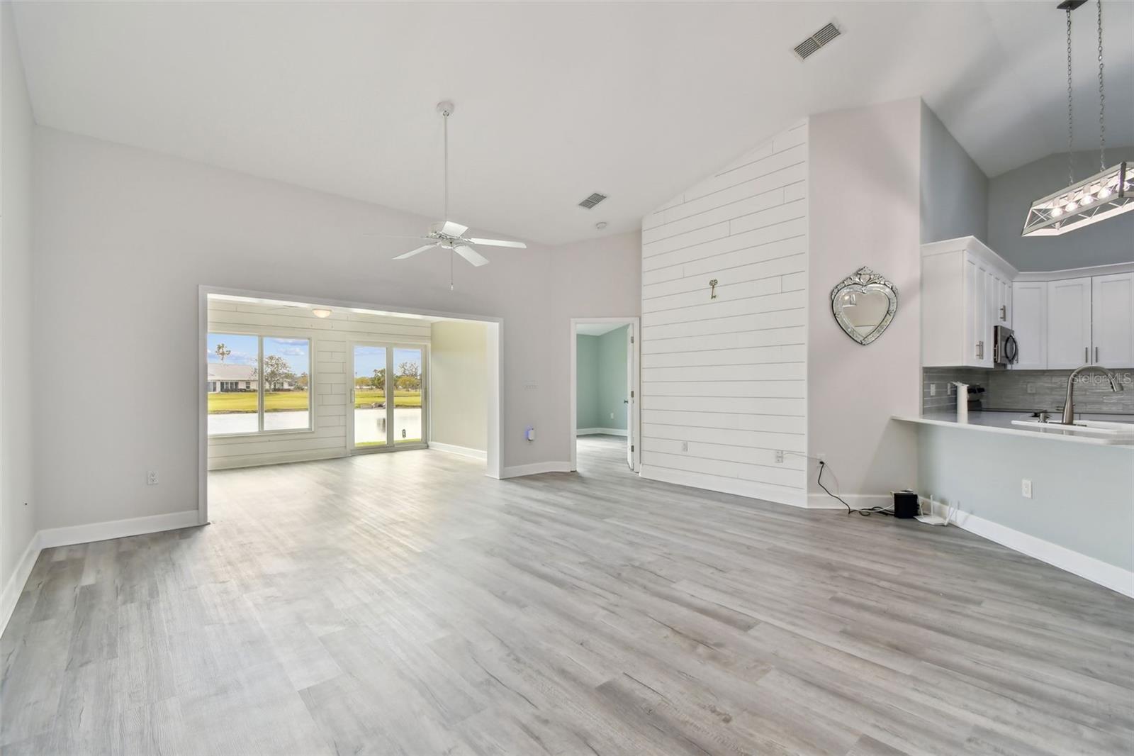 Image 7 of 39 For 1709 Edgewater Lane
