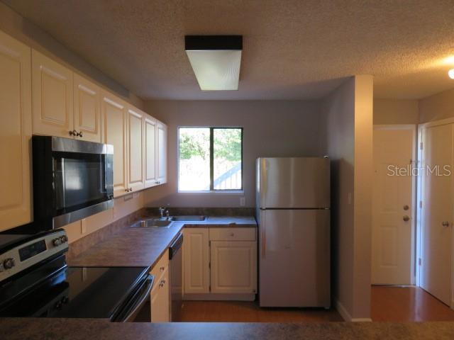 Image 4 of 18 For 6033 34th Street W 111