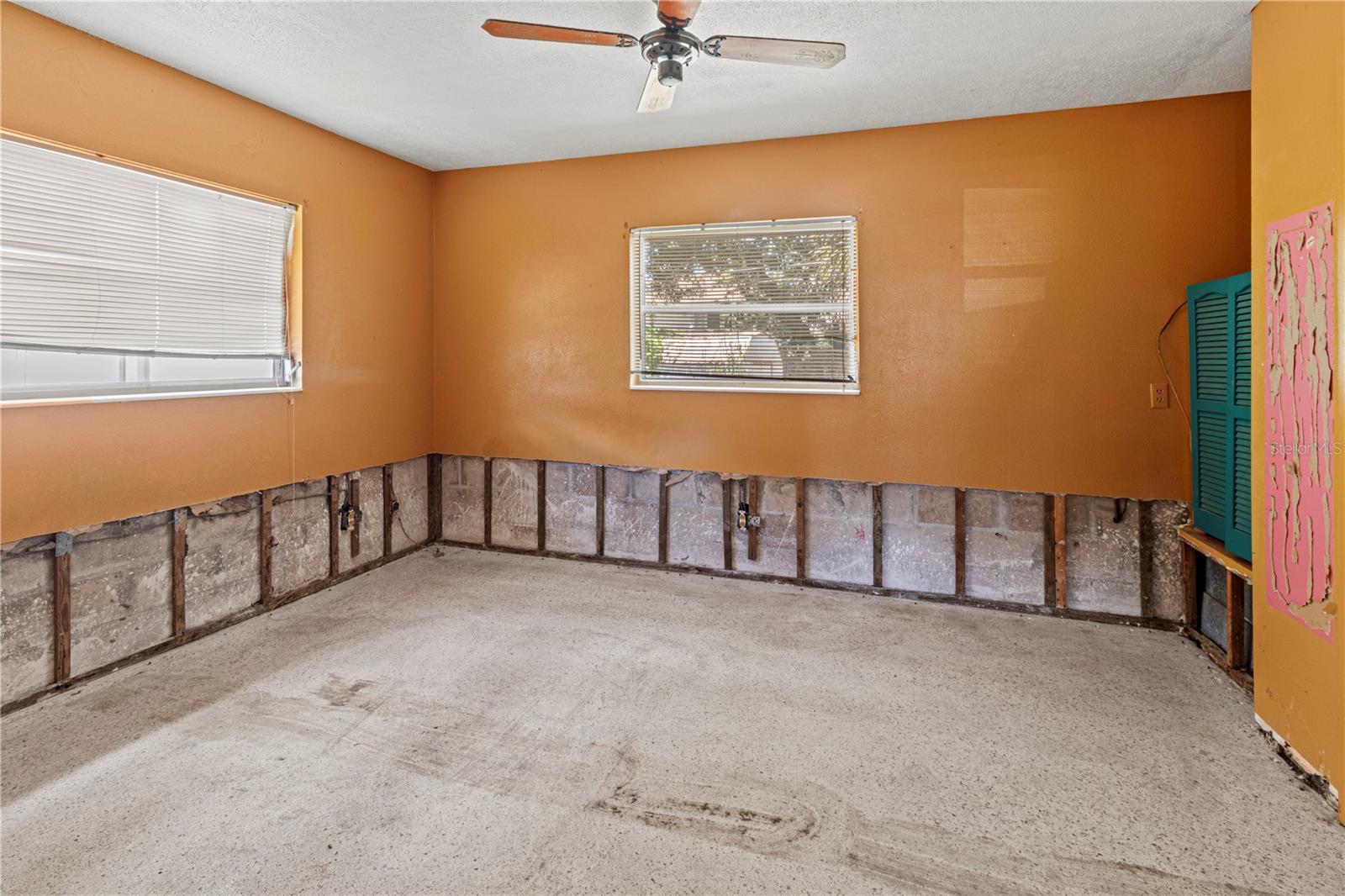 Image 23 of 54 For 344 51st Street Court W