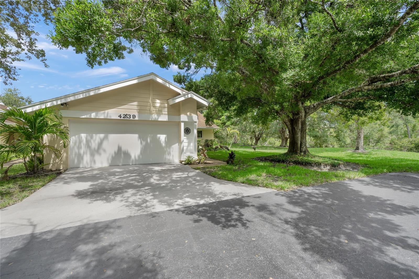 Image 3 of 34 For 4239 Carriage Drive 36