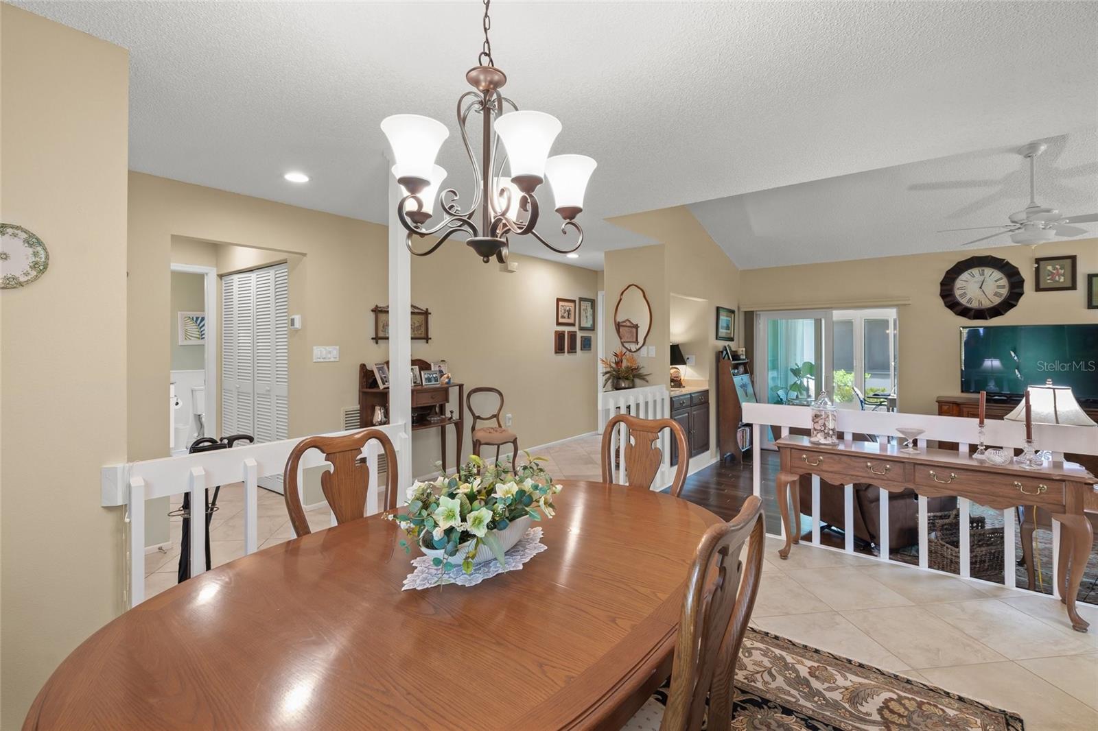 Image 6 of 34 For 4239 Carriage Drive 36