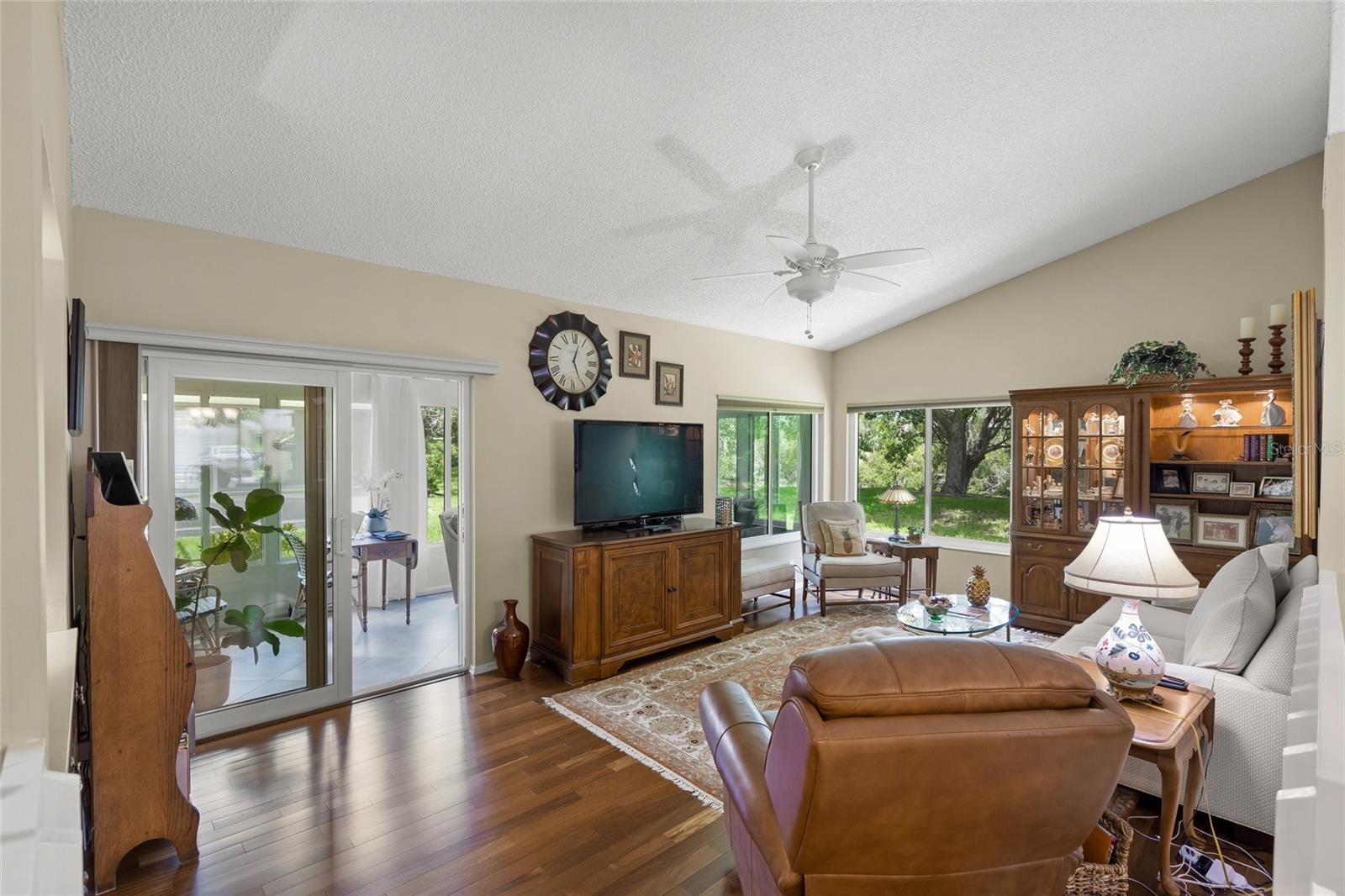 Image 7 of 34 For 4239 Carriage Drive 36