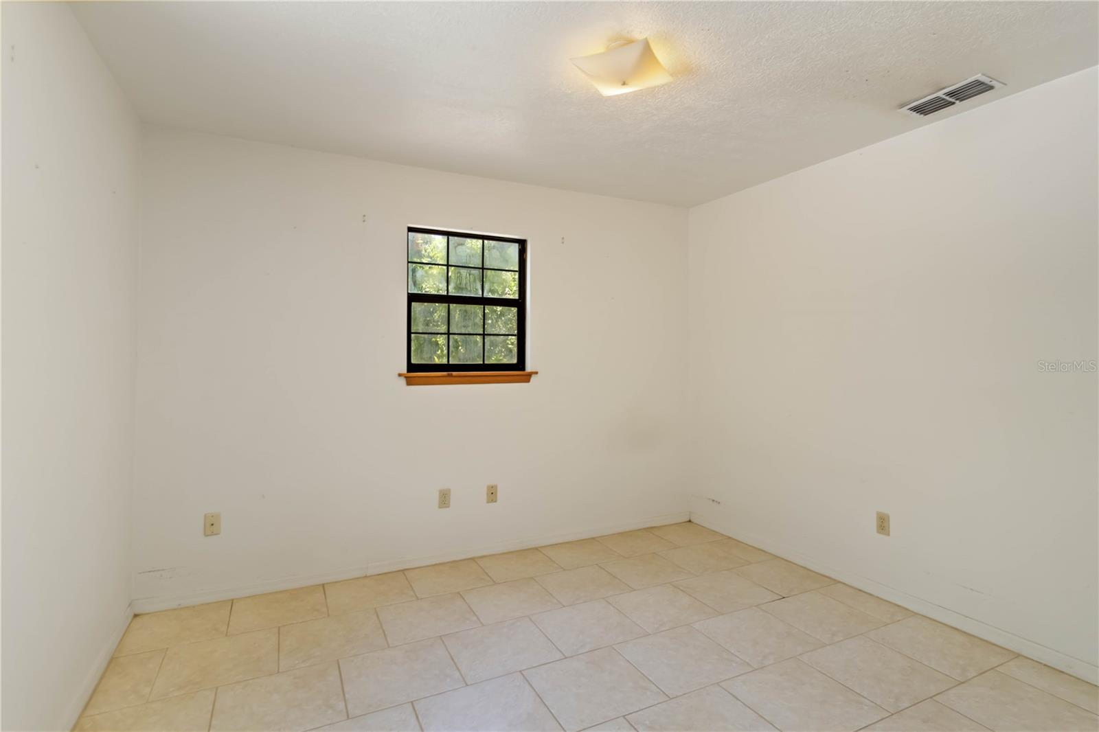 Image 13 of 31 For 4013 75th Terrace E