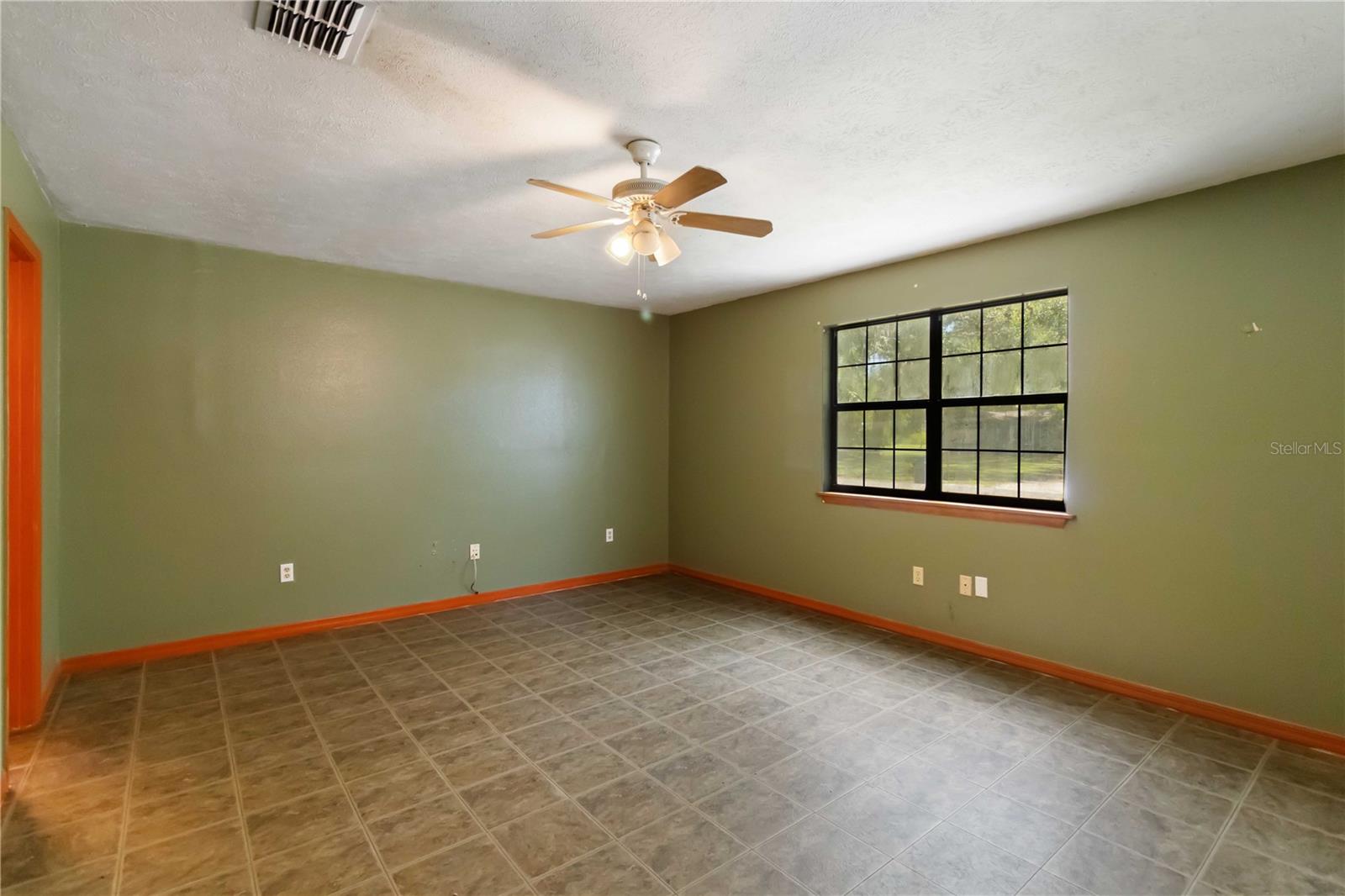 Image 19 of 31 For 4013 75th Terrace E
