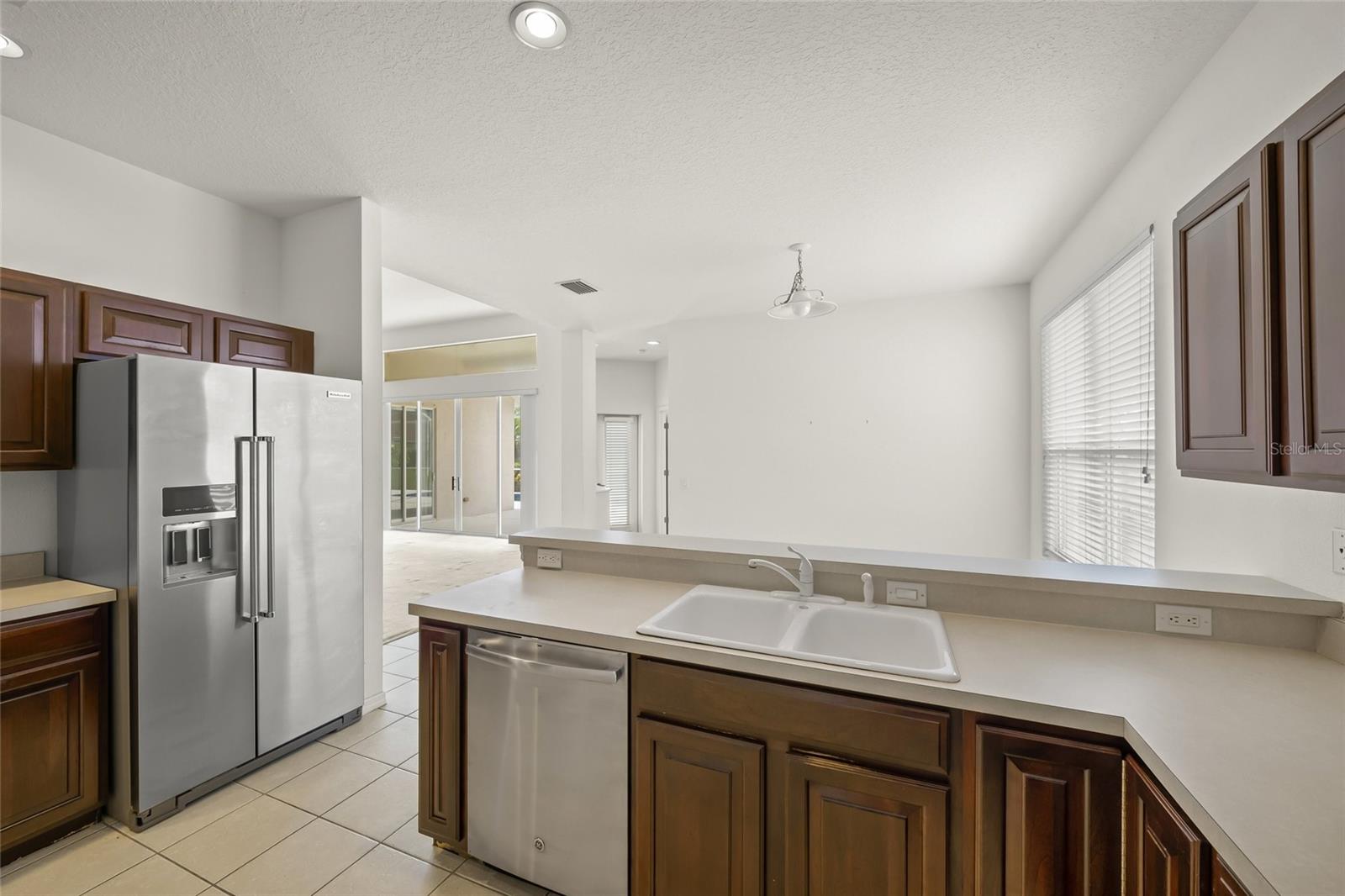 Image 17 of 52 For 205 Londonderry Drive