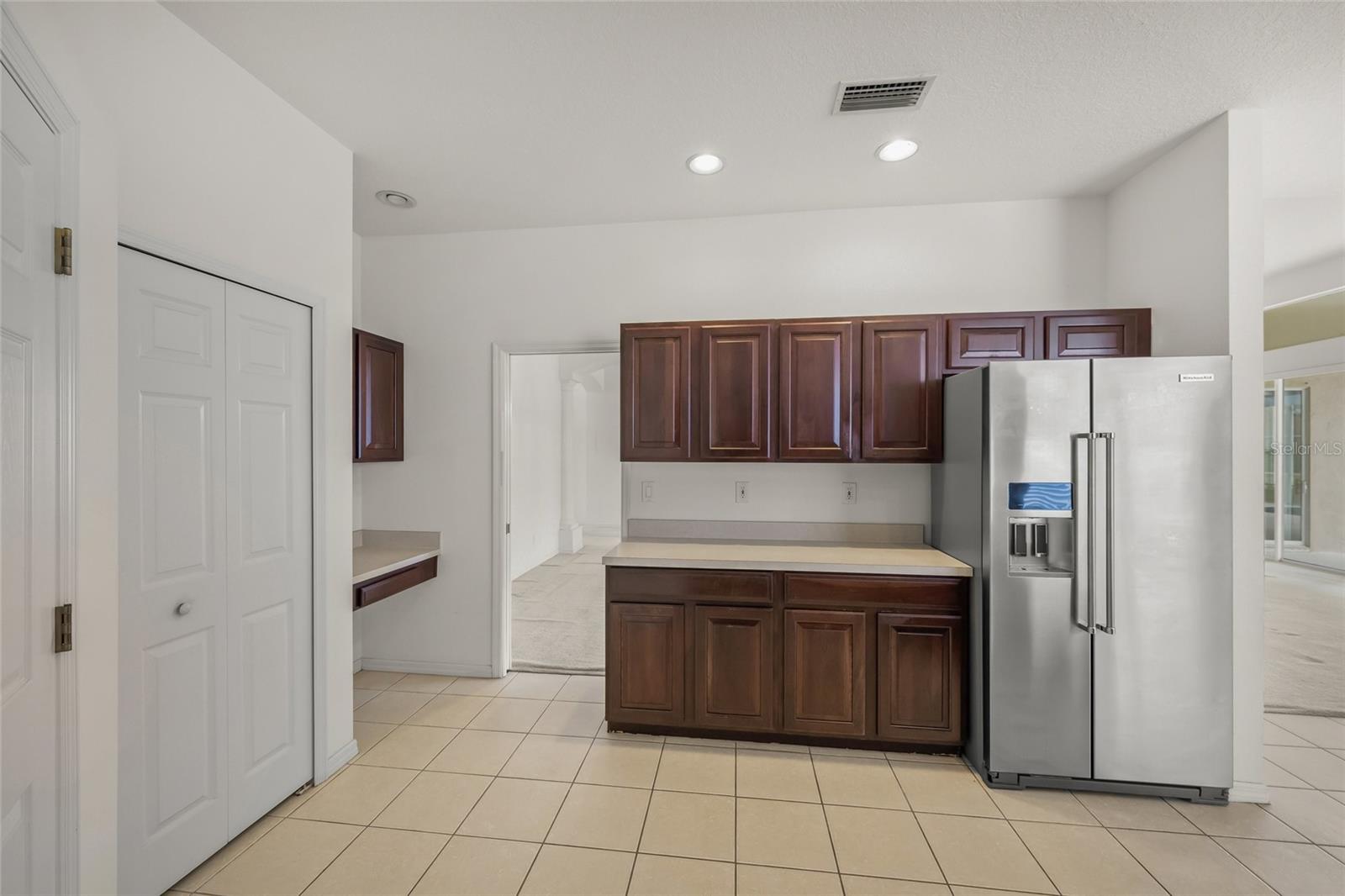Image 18 of 52 For 205 Londonderry Drive