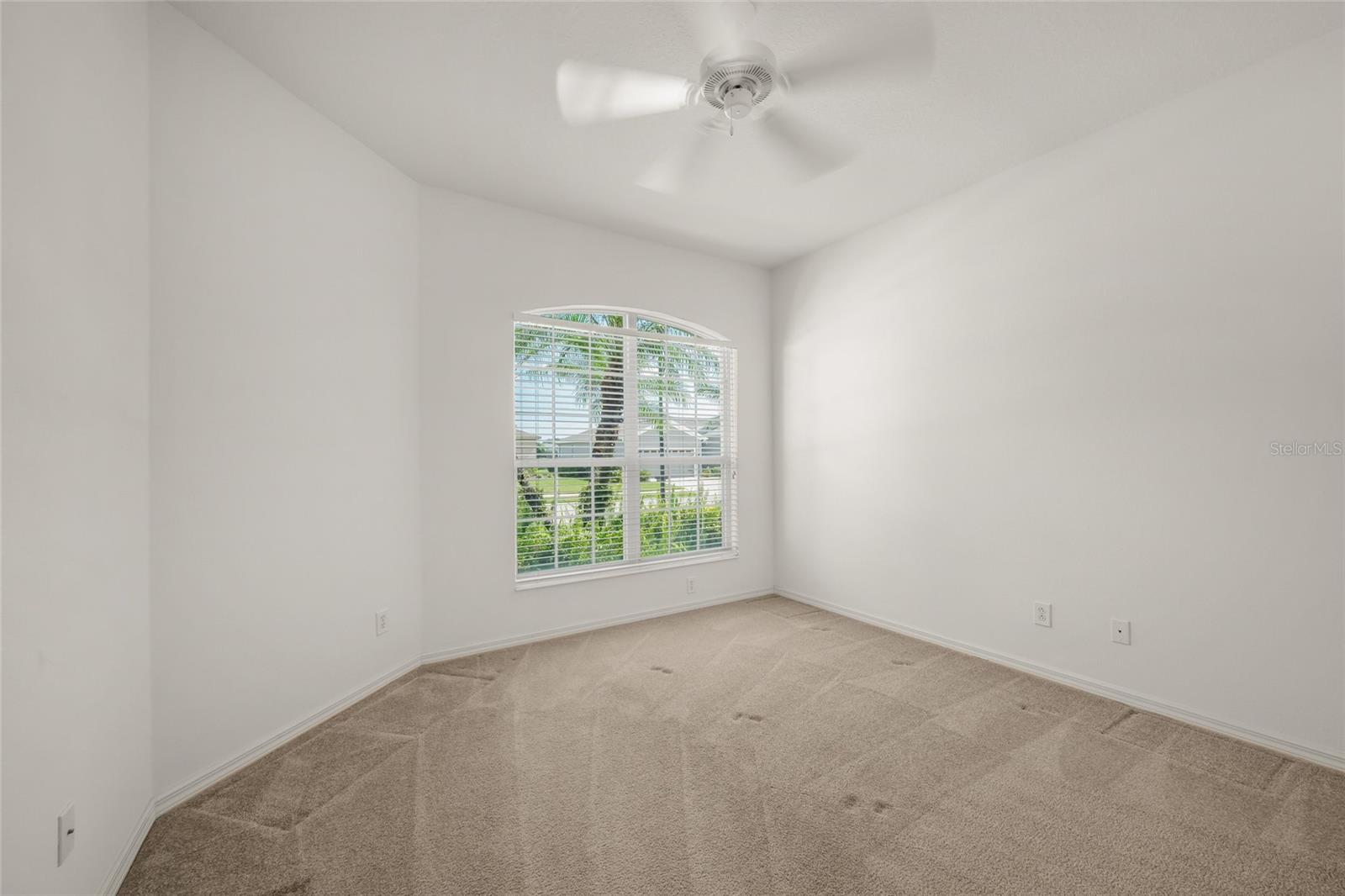 Image 31 of 52 For 205 Londonderry Drive