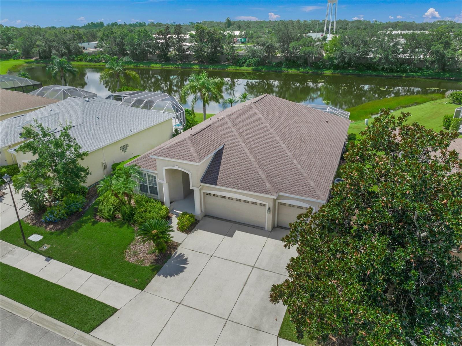 Image 4 of 52 For 205 Londonderry Drive