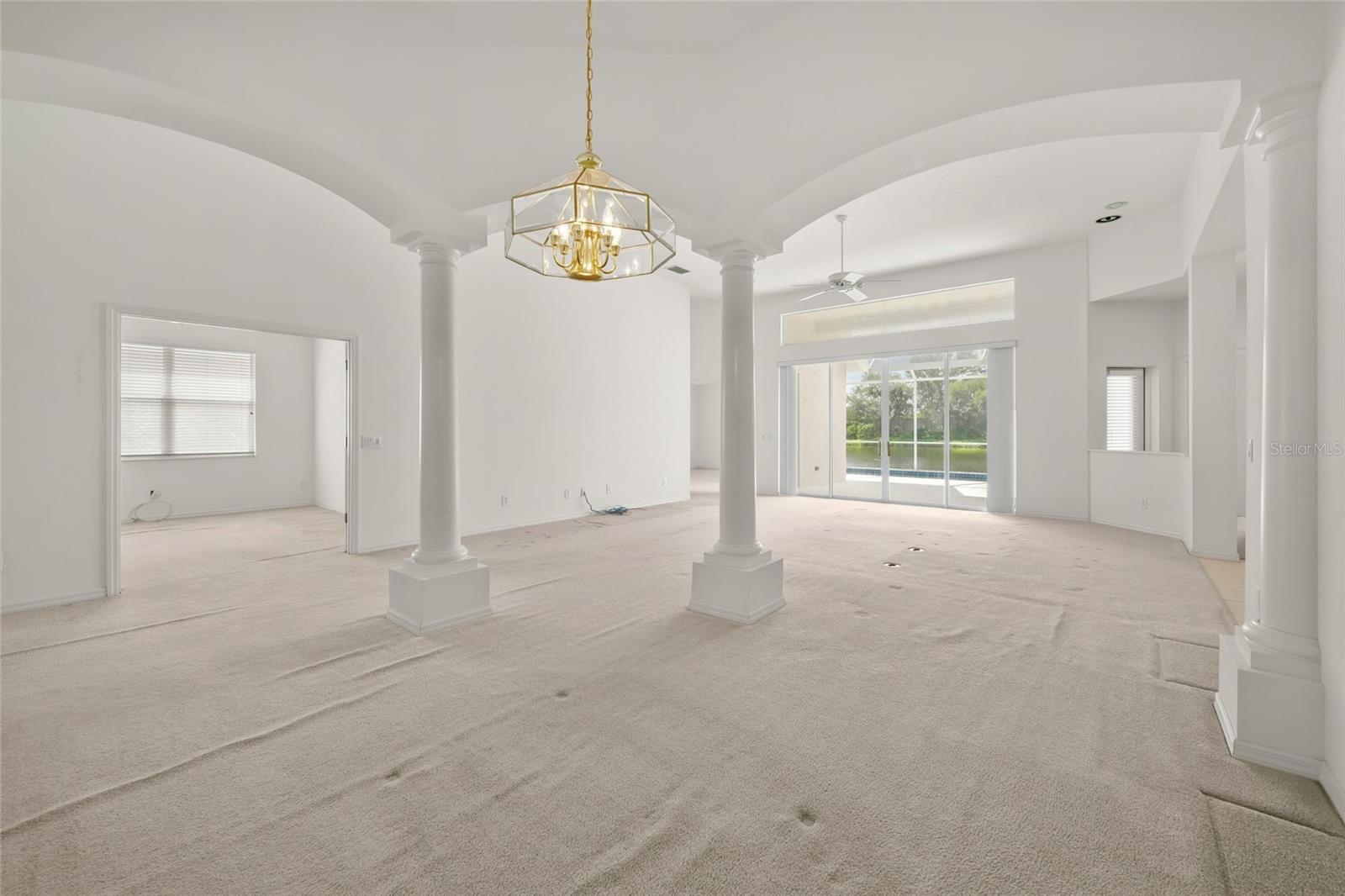 Image 9 of 52 For 205 Londonderry Drive
