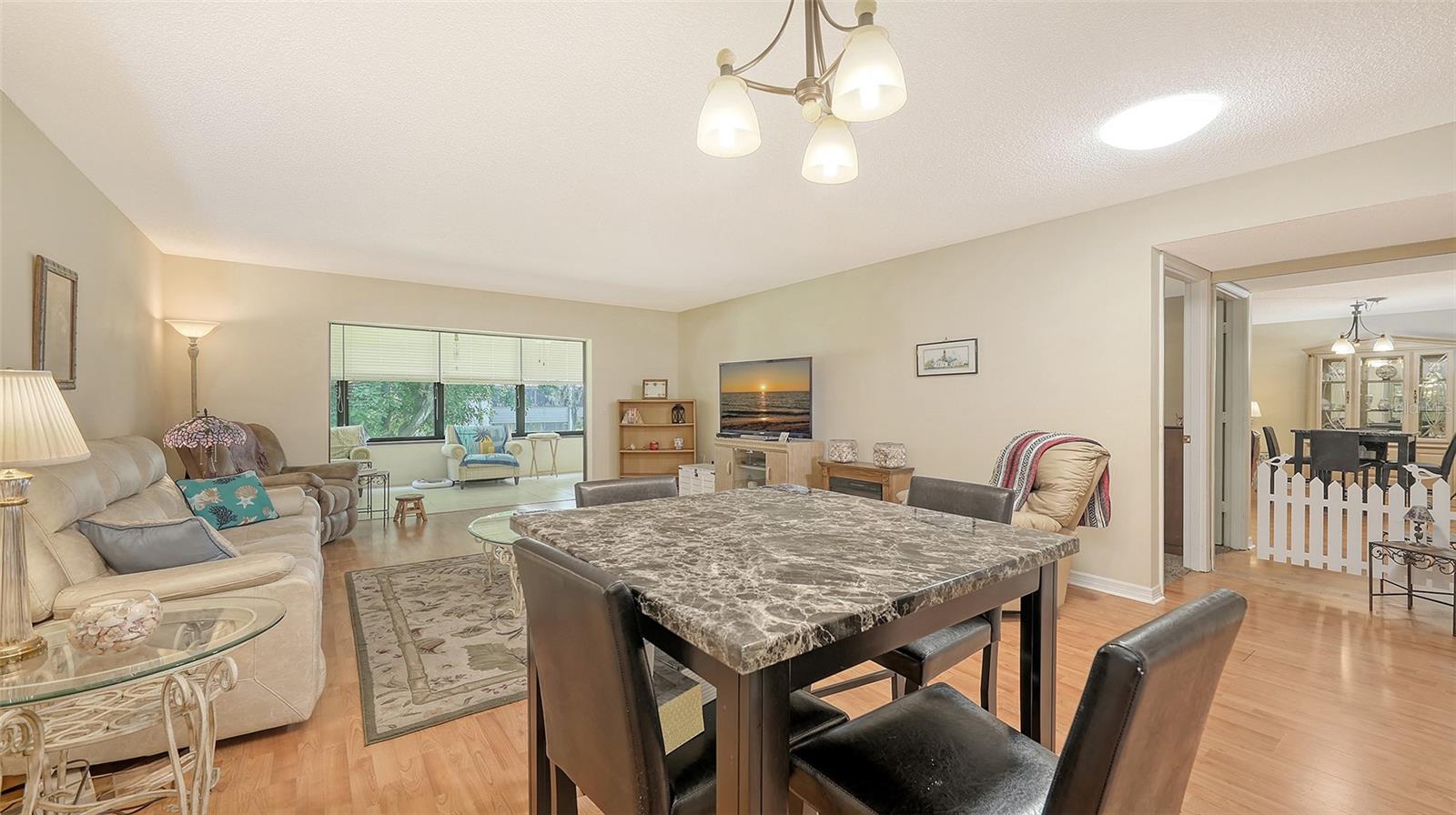 Image 11 of 42 For 427 Palm Tree Drive 427