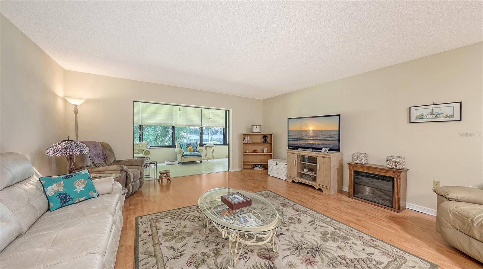 Image 14 of 42 For 427 Palm Tree Drive 427