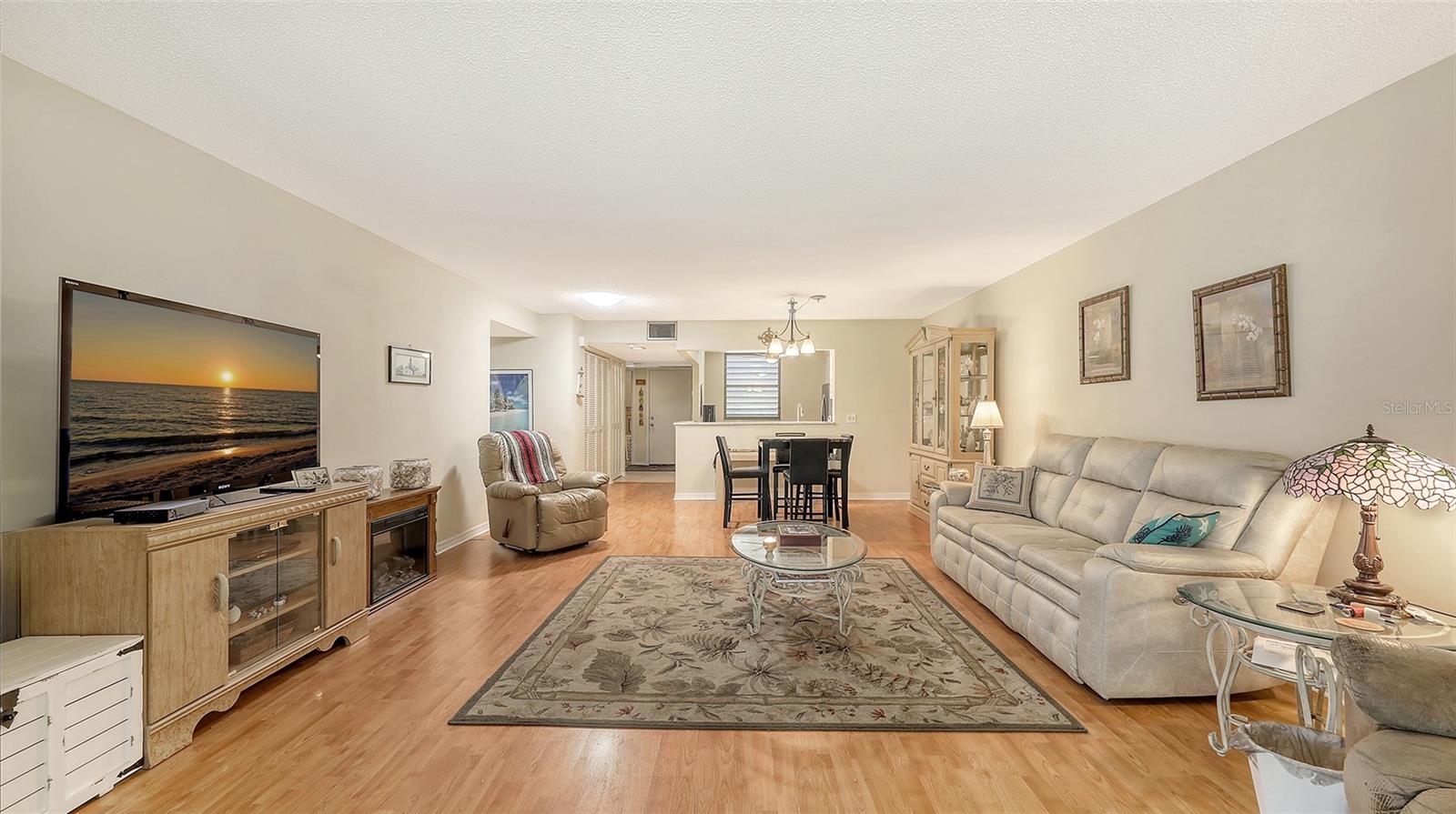 Image 15 of 42 For 427 Palm Tree Drive 427