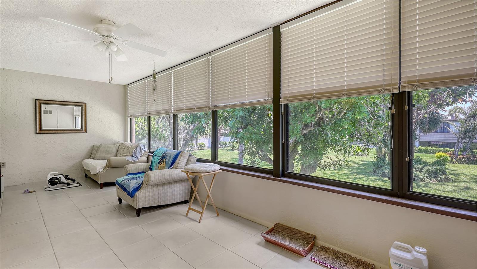 Image 20 of 42 For 427 Palm Tree Drive 427