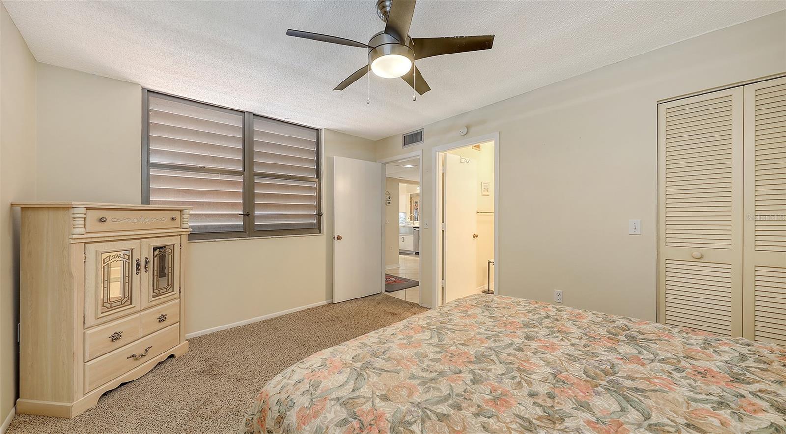 Image 30 of 42 For 427 Palm Tree Drive 427
