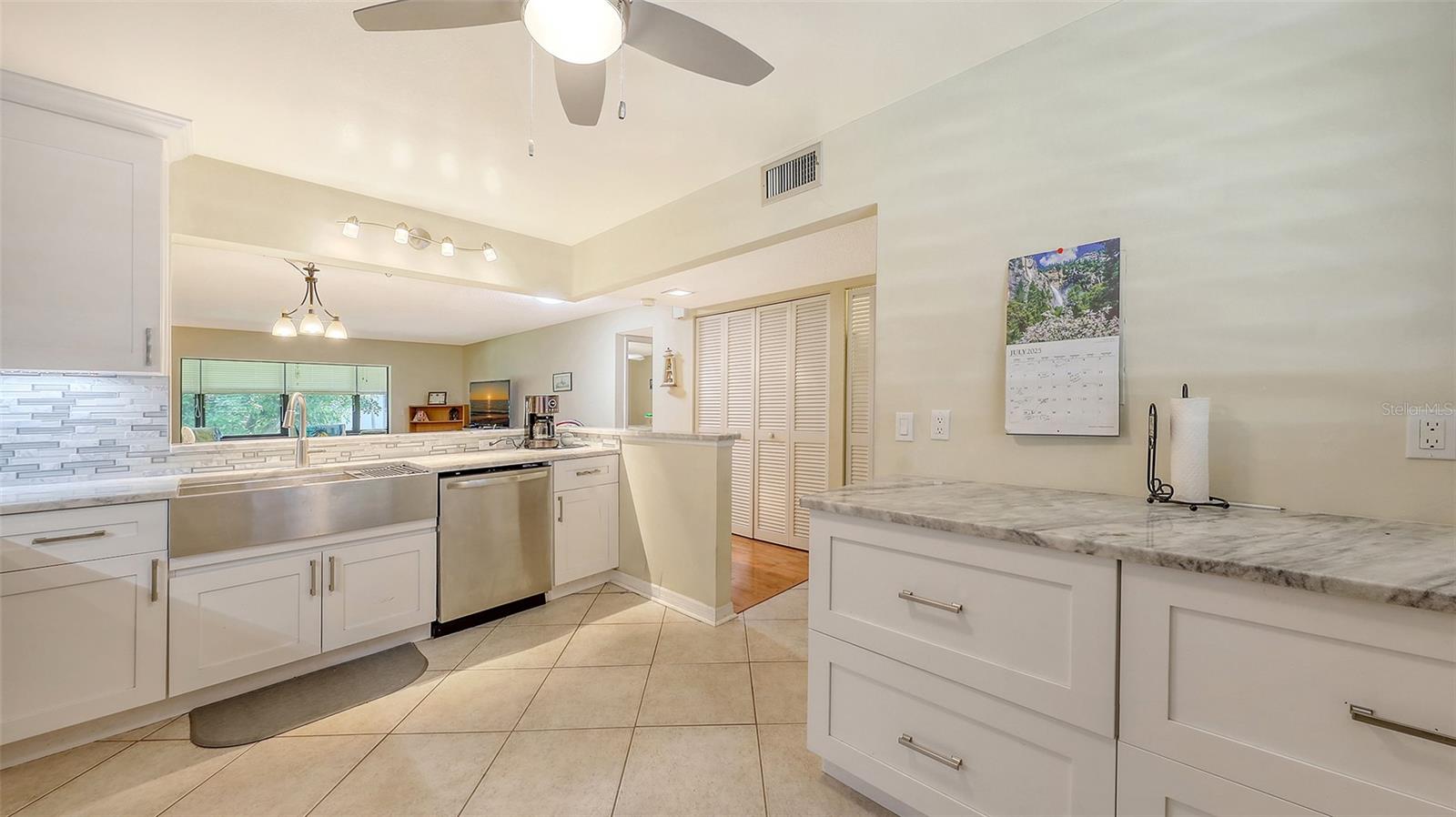 Image 8 of 42 For 427 Palm Tree Drive 427