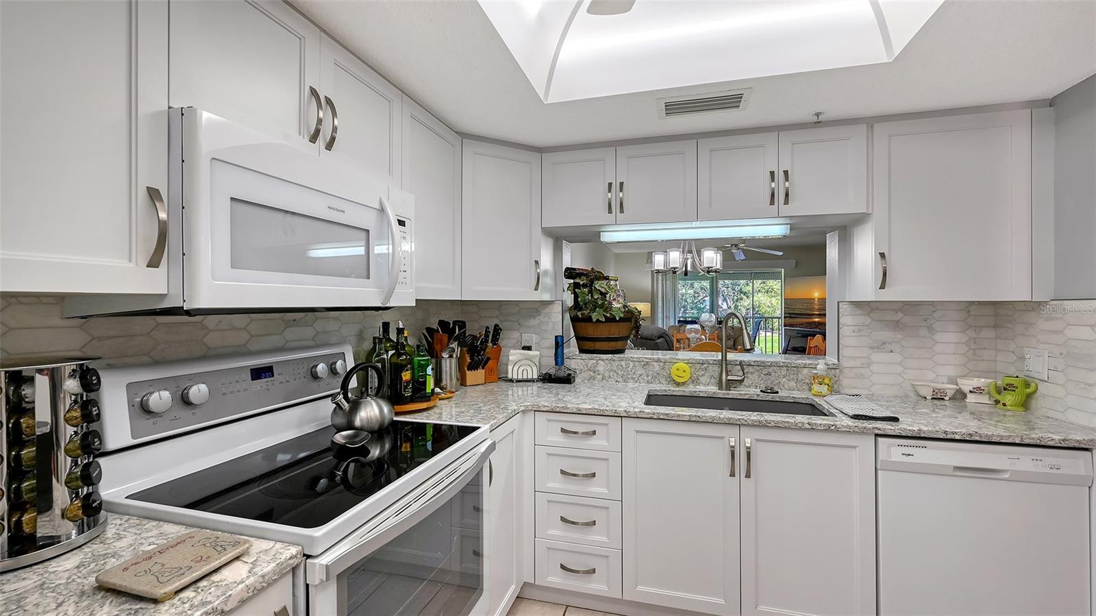 Image 3 of 46 For 6505 Stone River Road 209