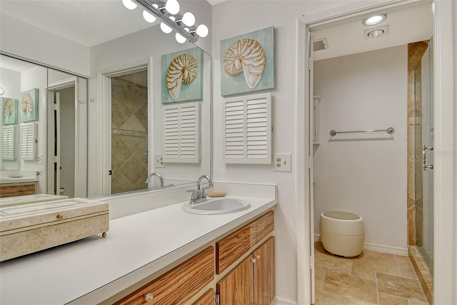Image 24 of 69 For 2055 Gulf Of Mexico Drive G2-214