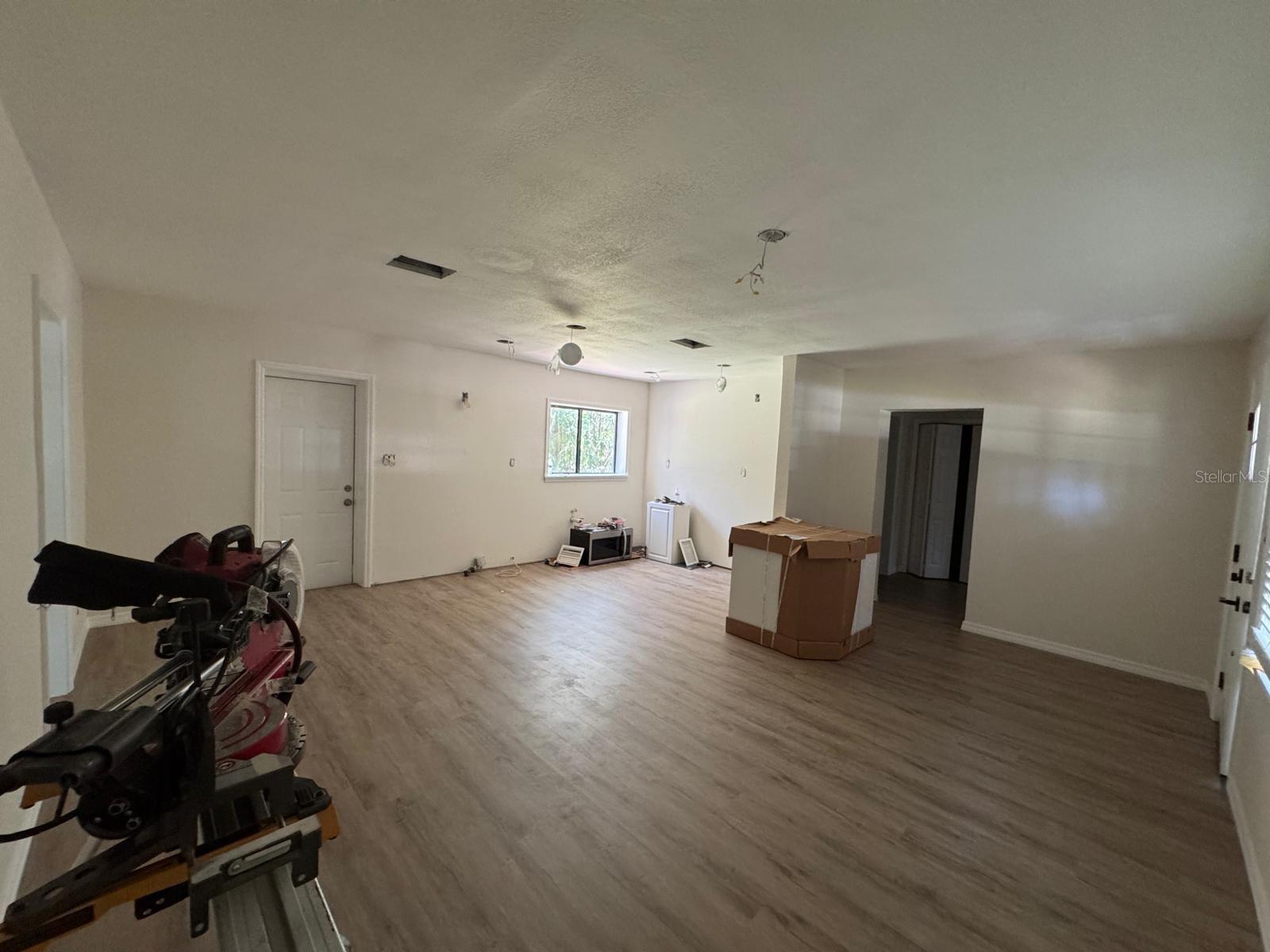 Image 2 of 8 For 5360 Elm Avenue