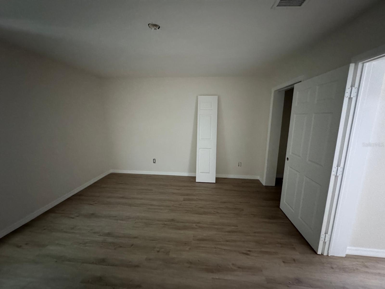 Image 4 of 8 For 5360 Elm Avenue