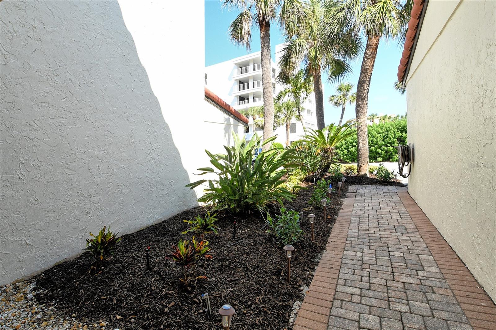 Image 2 of 80 For 2075 Gulf Of Mexico Drive T1-108