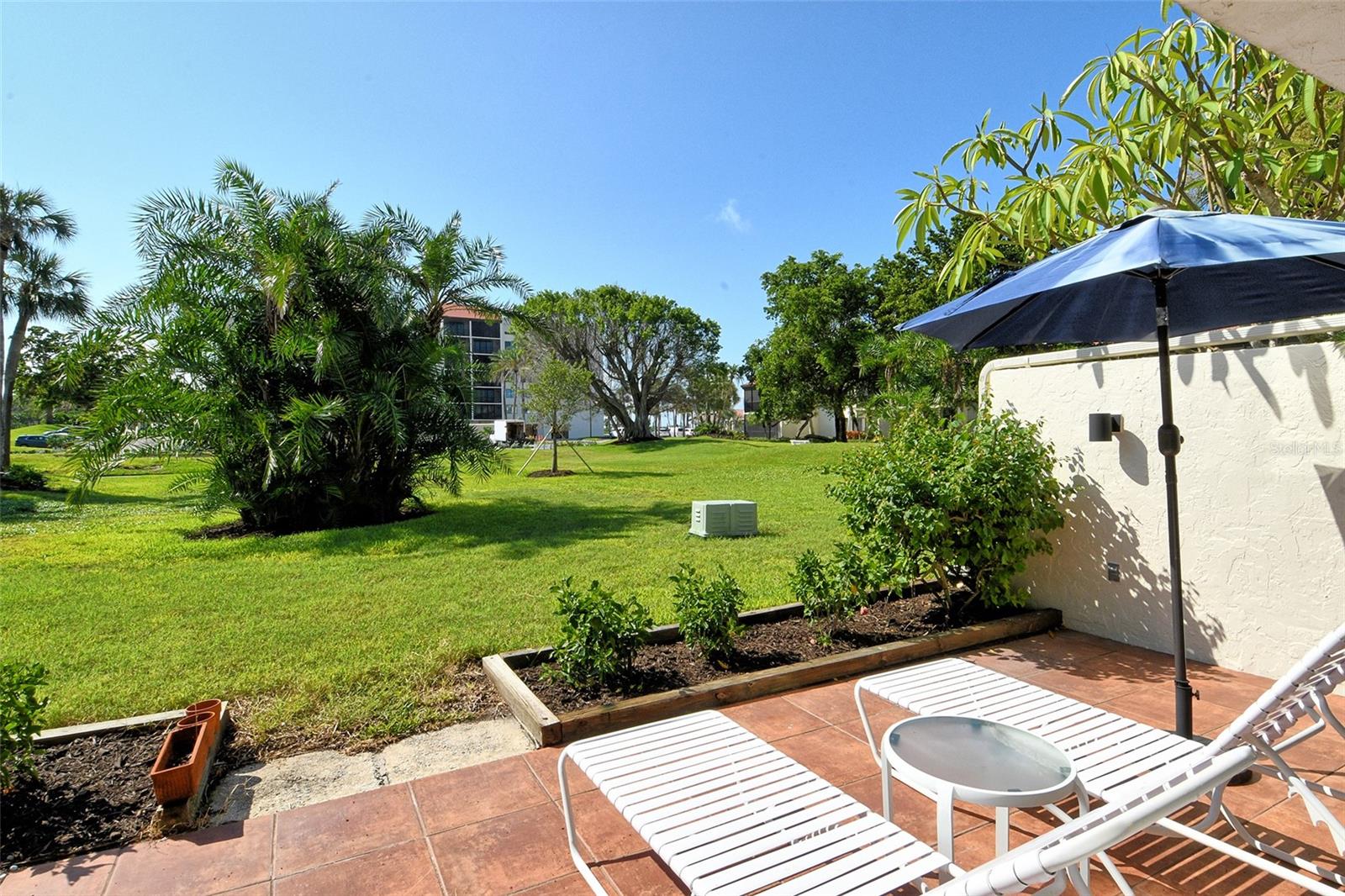Image 34 of 80 For 2075 Gulf Of Mexico Drive T1-108