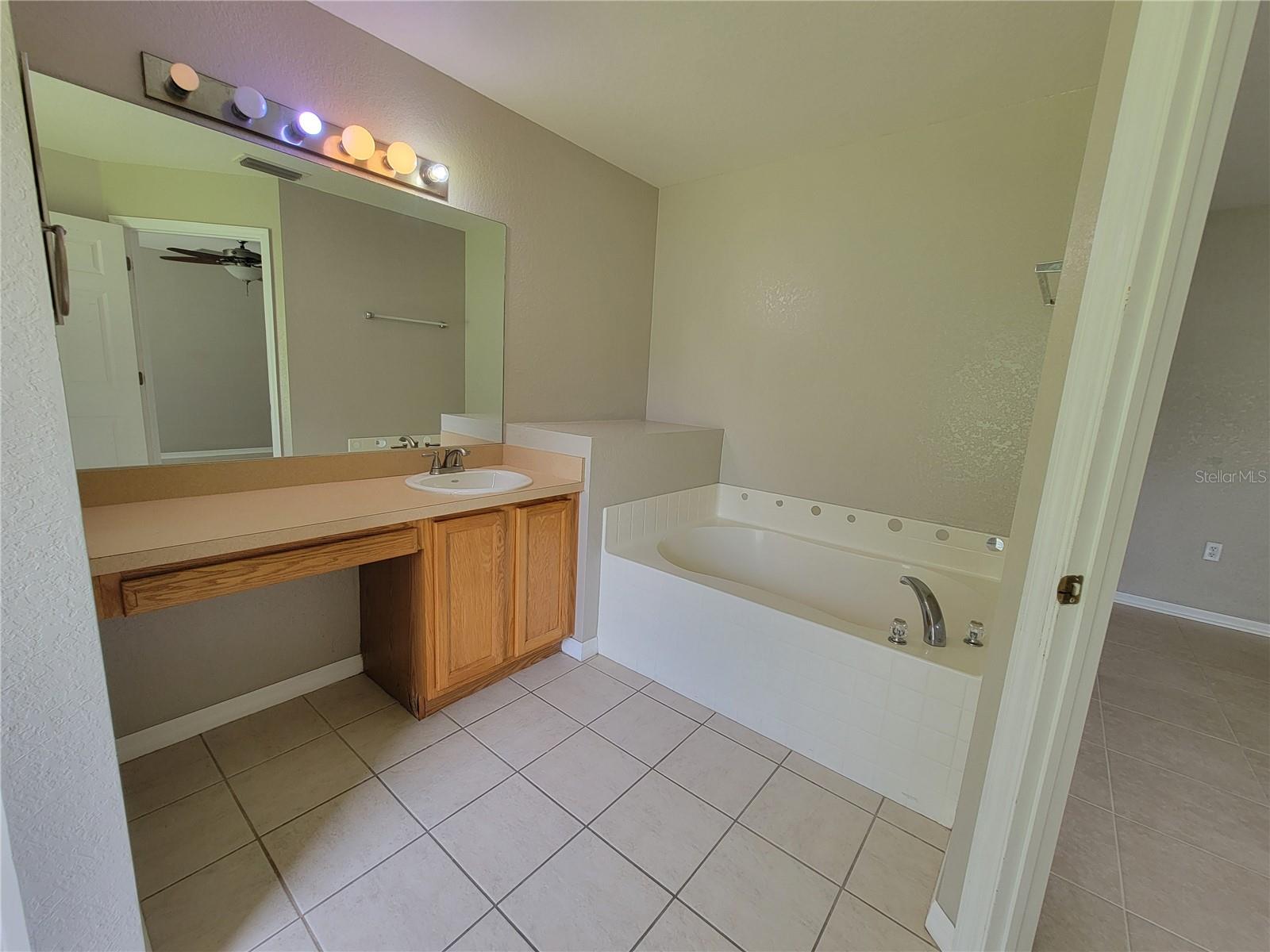 Image 6 of 25 For 13409 Johannes Avenue