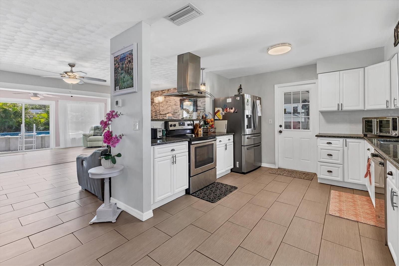 Image 10 of 42 For 808 67th Avenue Terrace W