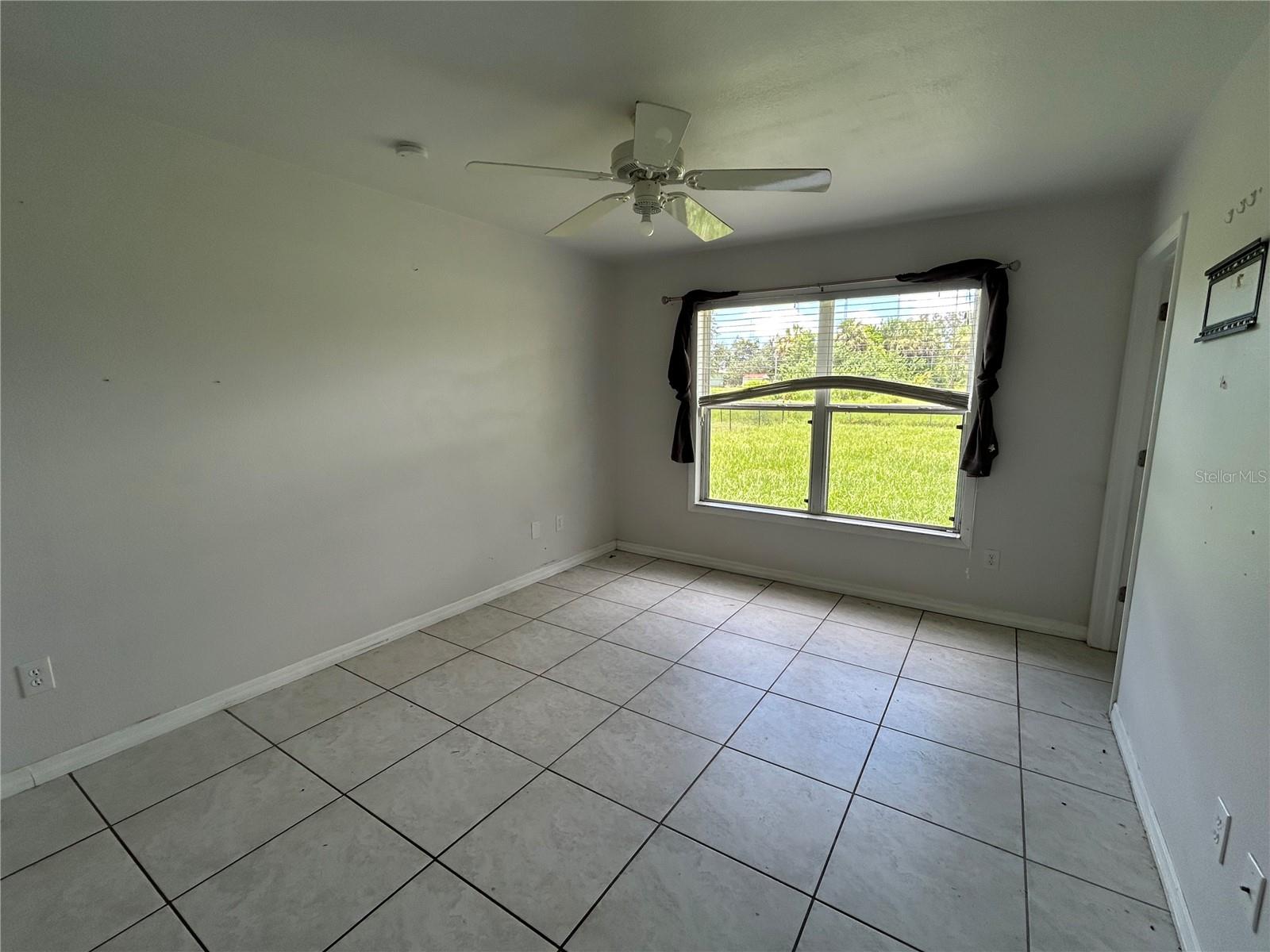 Image 4 of 27 For 2673 Greendale Road