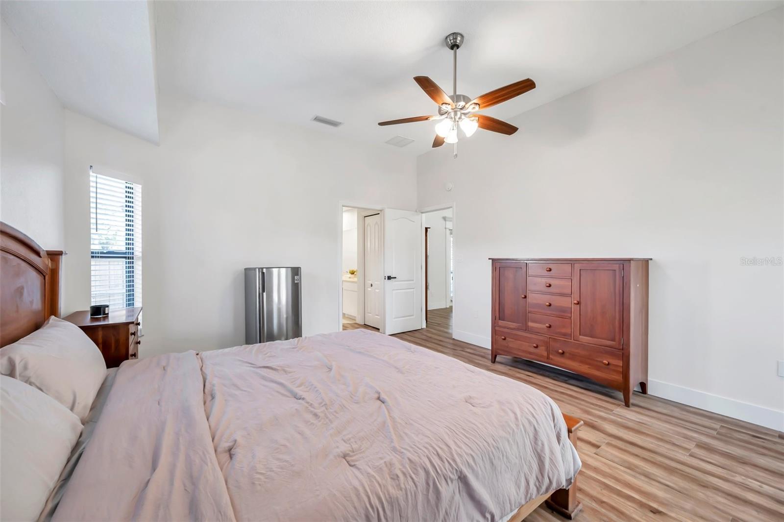 Image 38 of 98 For 9502 59th Avenue E