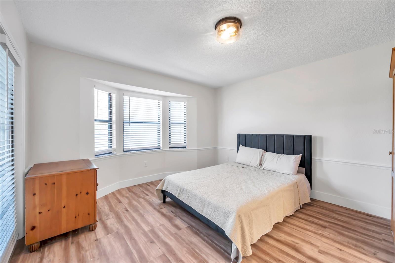 Image 46 of 98 For 9502 59th Avenue E
