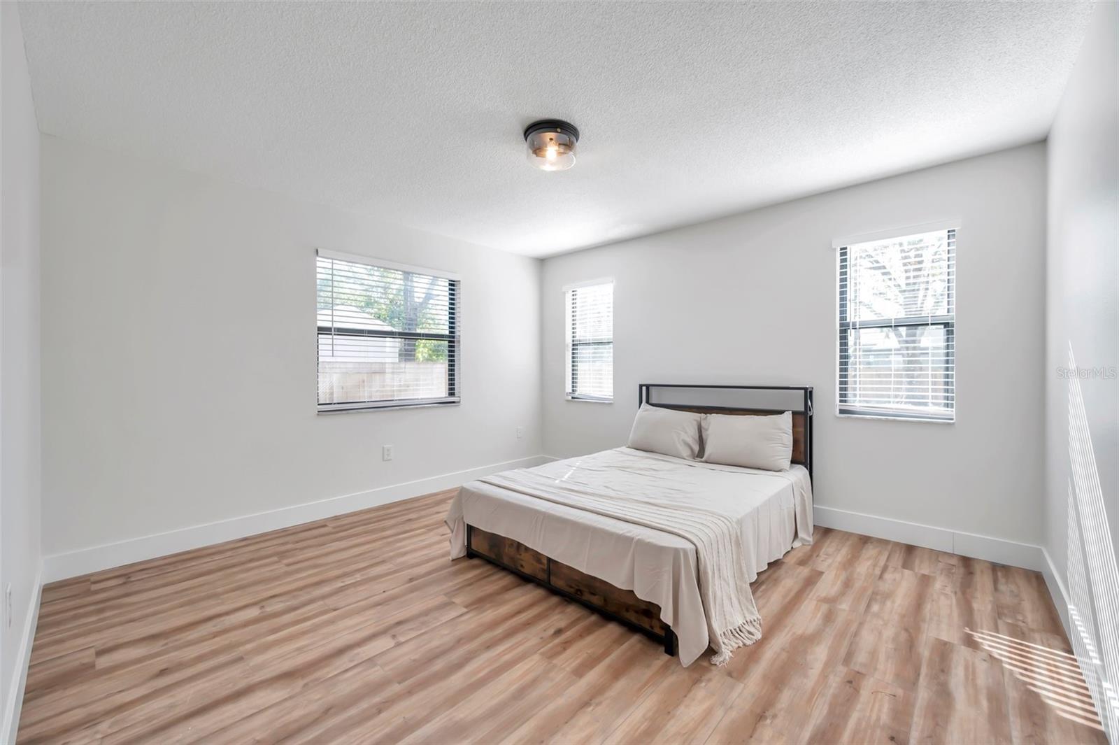 Image 60 of 98 For 9502 59th Avenue E