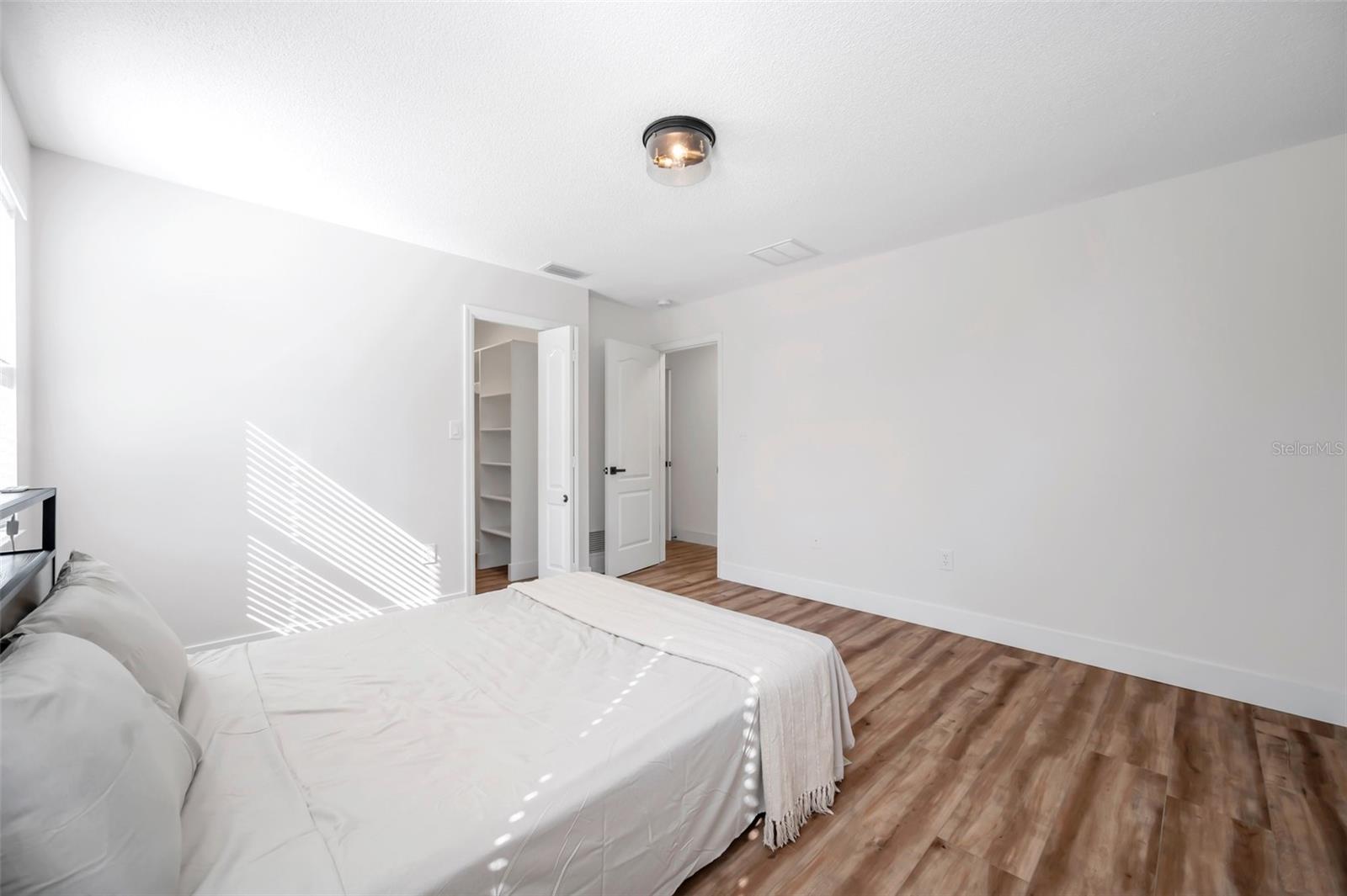 Image 62 of 98 For 9502 59th Avenue E