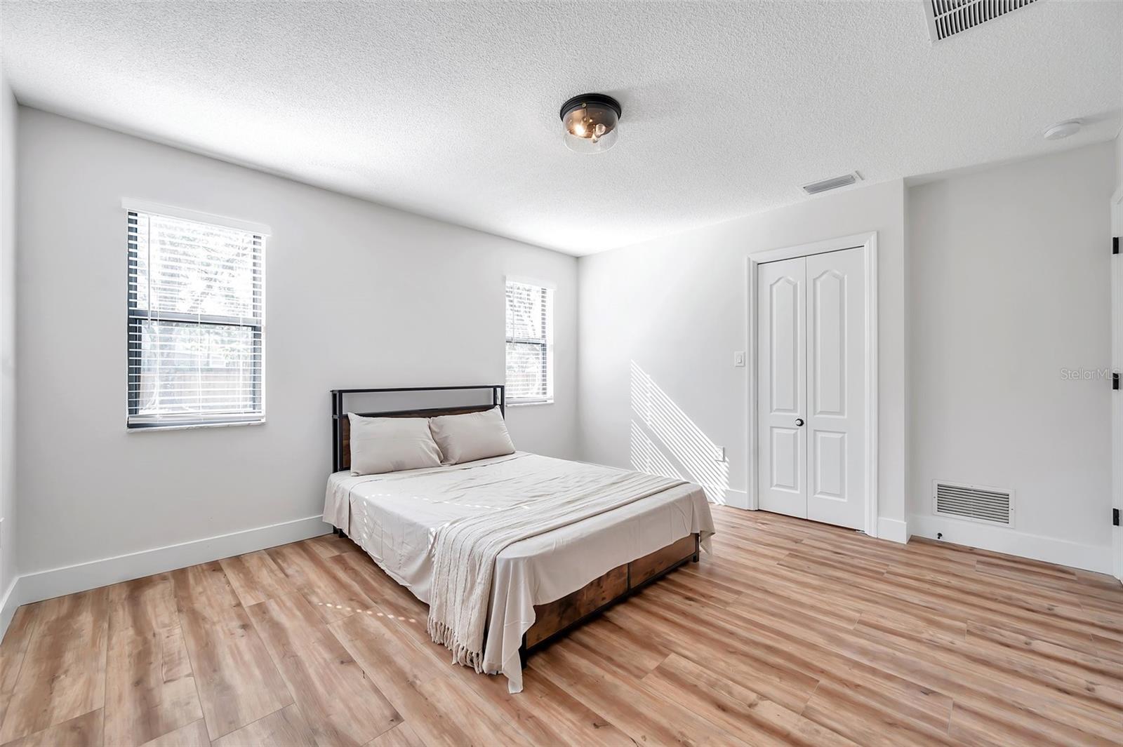Image 63 of 98 For 9502 59th Avenue E