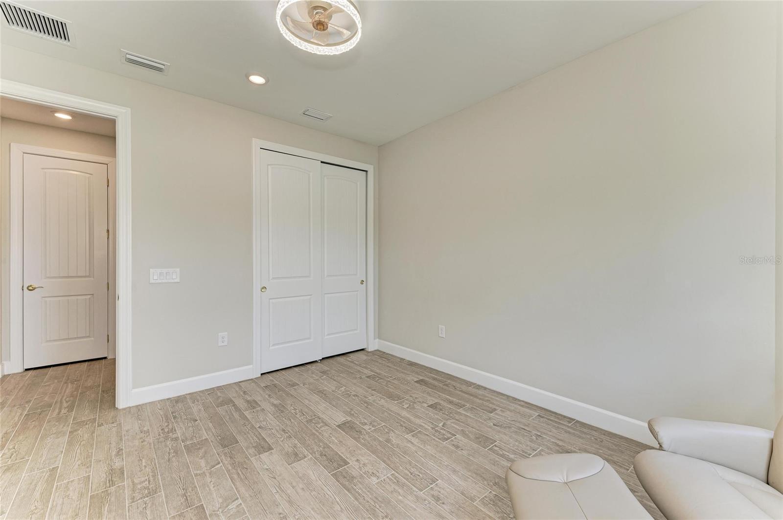 Image 43 of 70 For 18122 Harwich Place