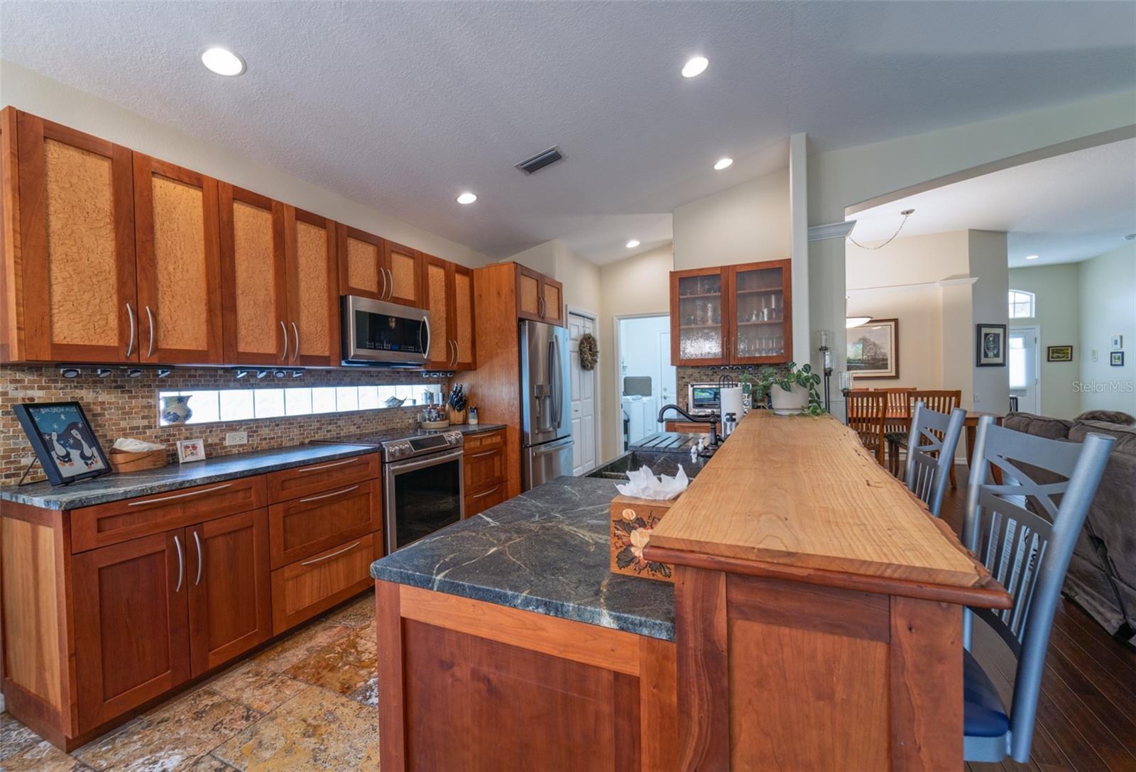 Image 10 of 33 For 10240 Silverado Circle