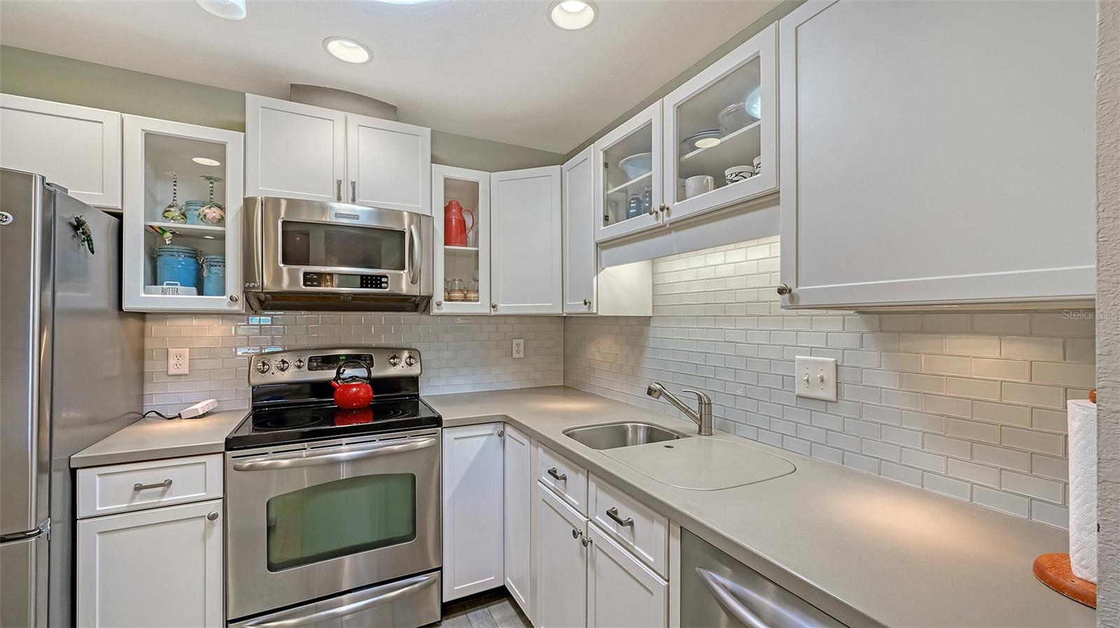 Image 17 of 35 For 1211 Capri Isles Boulevard 97